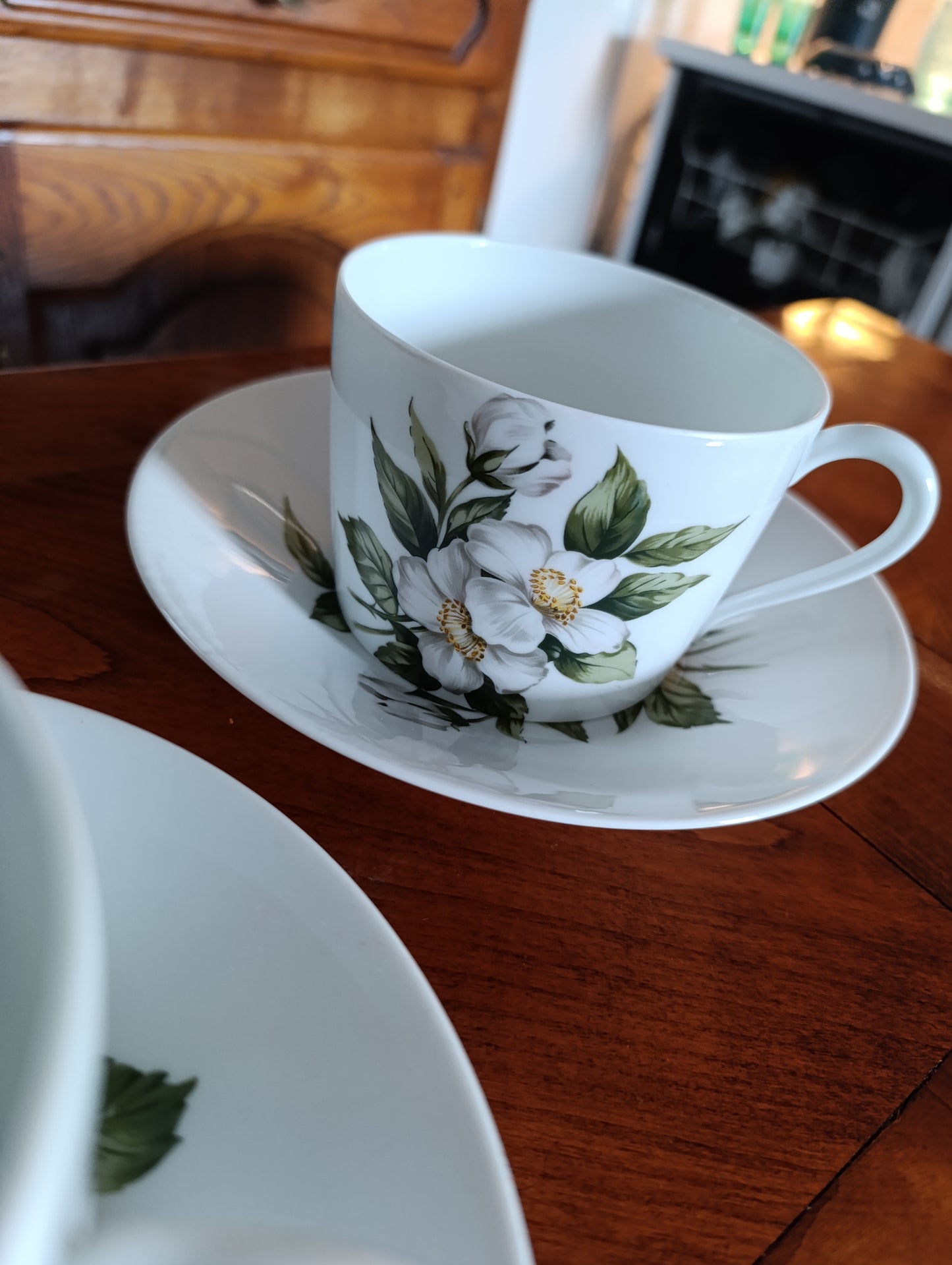Lot de 2 tasses et soucoupes en porcelaine de Limoges – Porcelaine de Paris