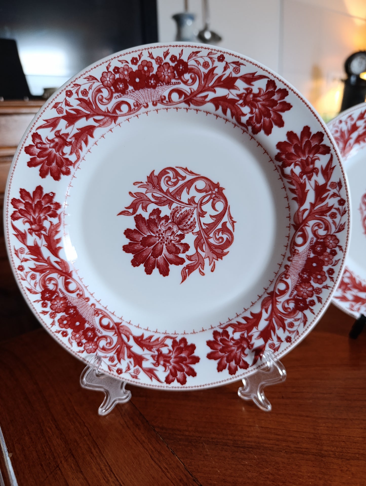 Lot de 3 assiettes Rivanel style Arcopal décor floral rouge