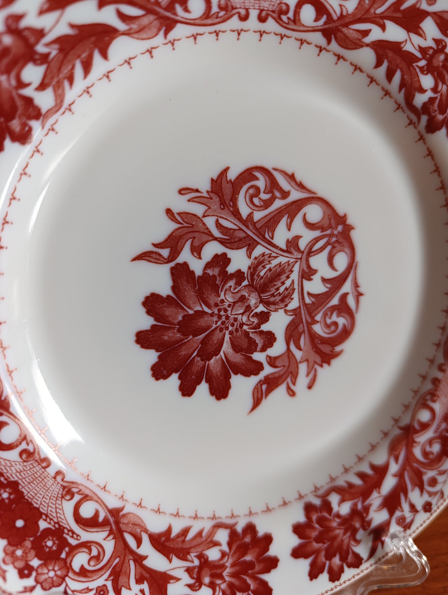 Lot de 3 assiettes Rivanel style Arcopal décor floral rouge