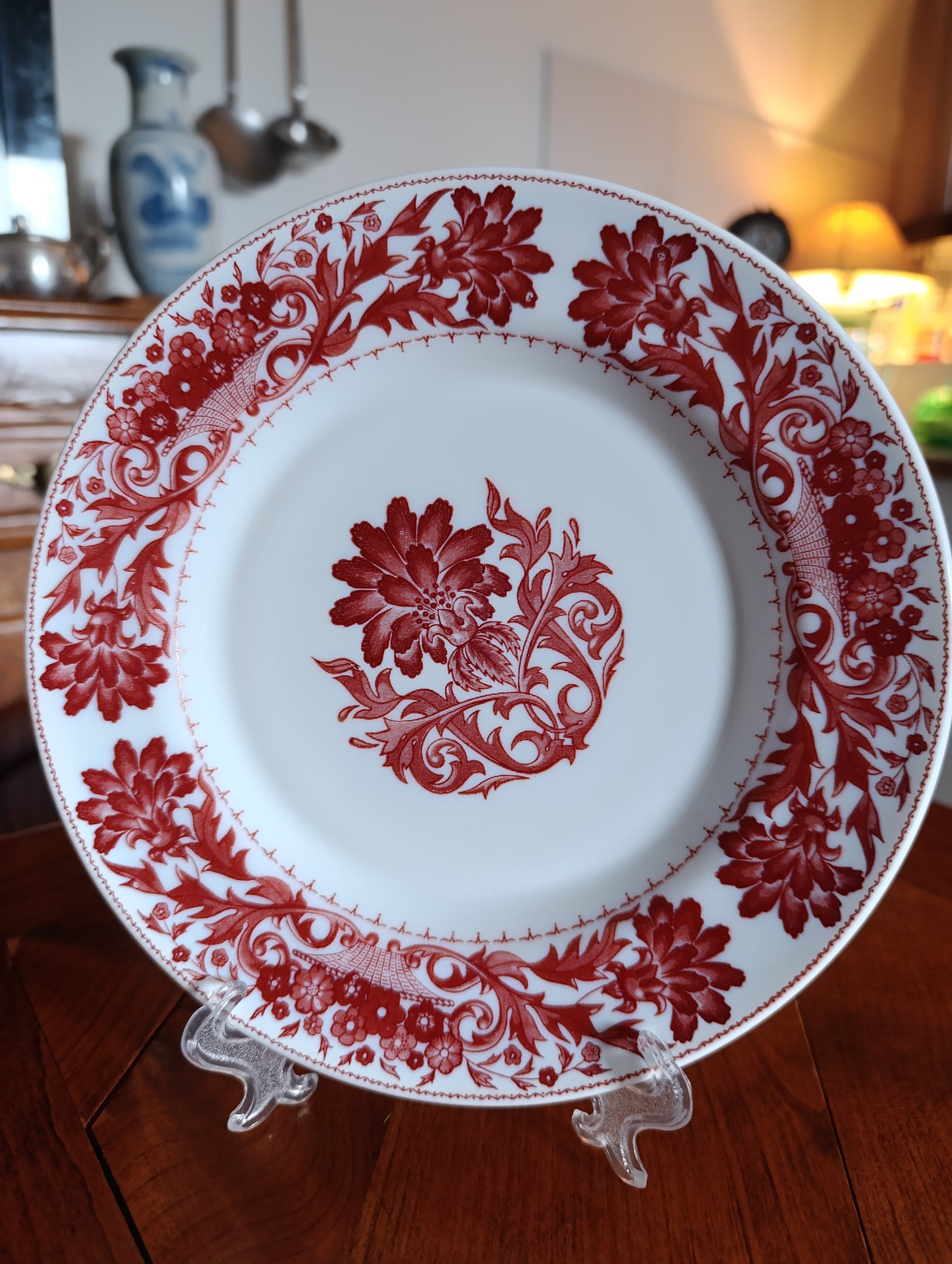 Lot de 3 assiettes Rivanel style Arcopal décor floral rouge