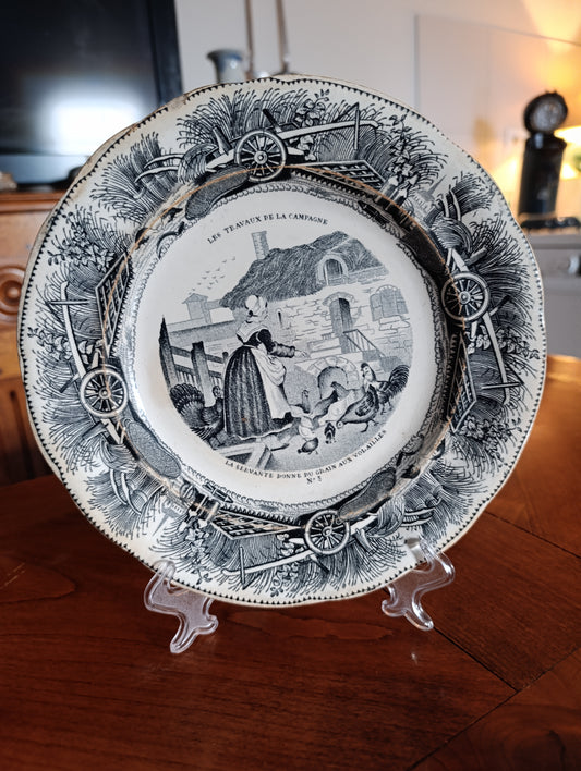 Assiette ancienne Gien Terre de Fer “Les Travaux de la Campagne” n°5