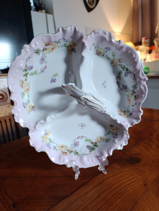 Plat ancien porcelaine compartimenté Art Nouveau décor floral romantique rose pastel