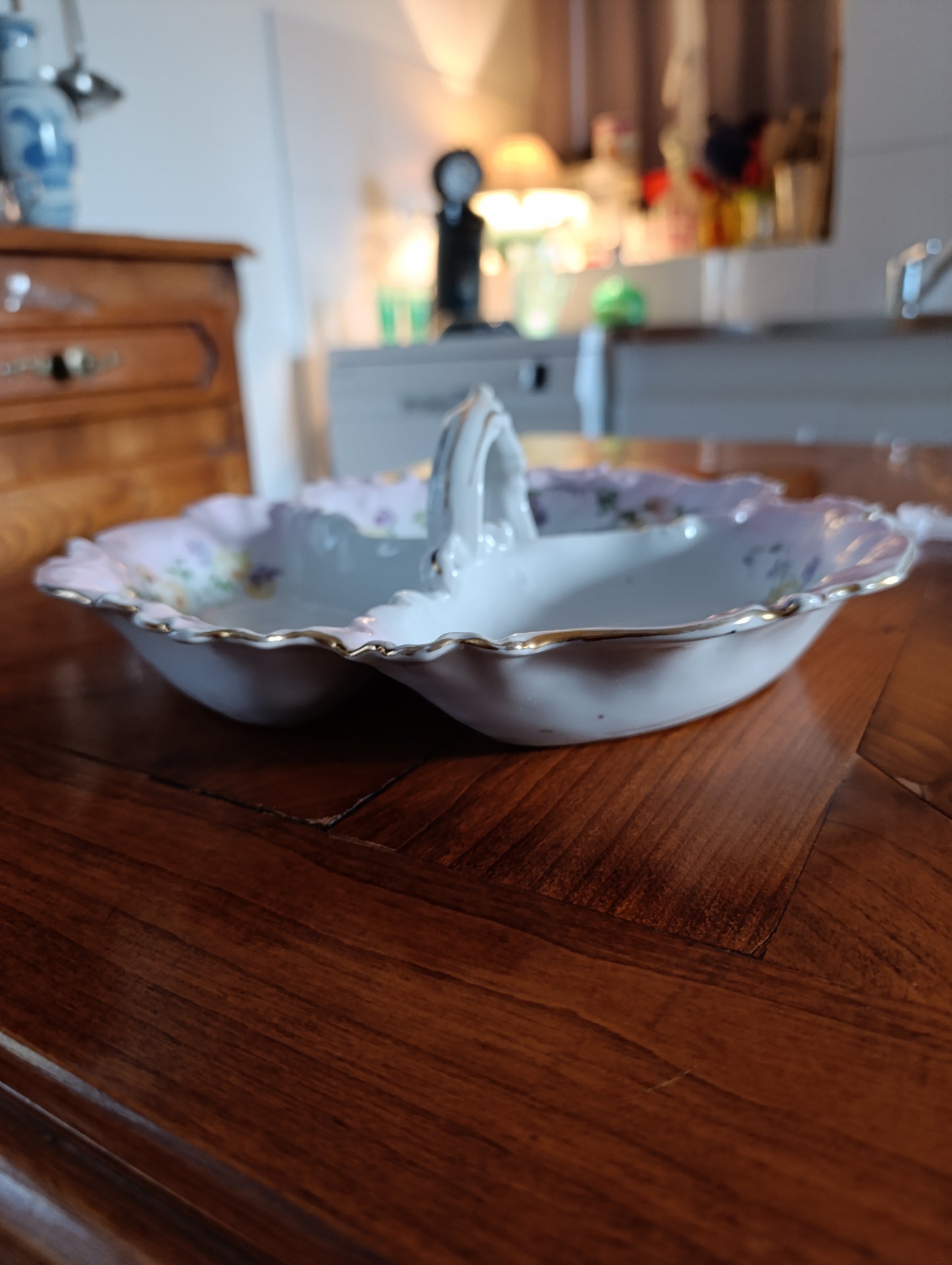Plat ancien porcelaine compartimenté Art Nouveau décor floral romantique rose pastel
