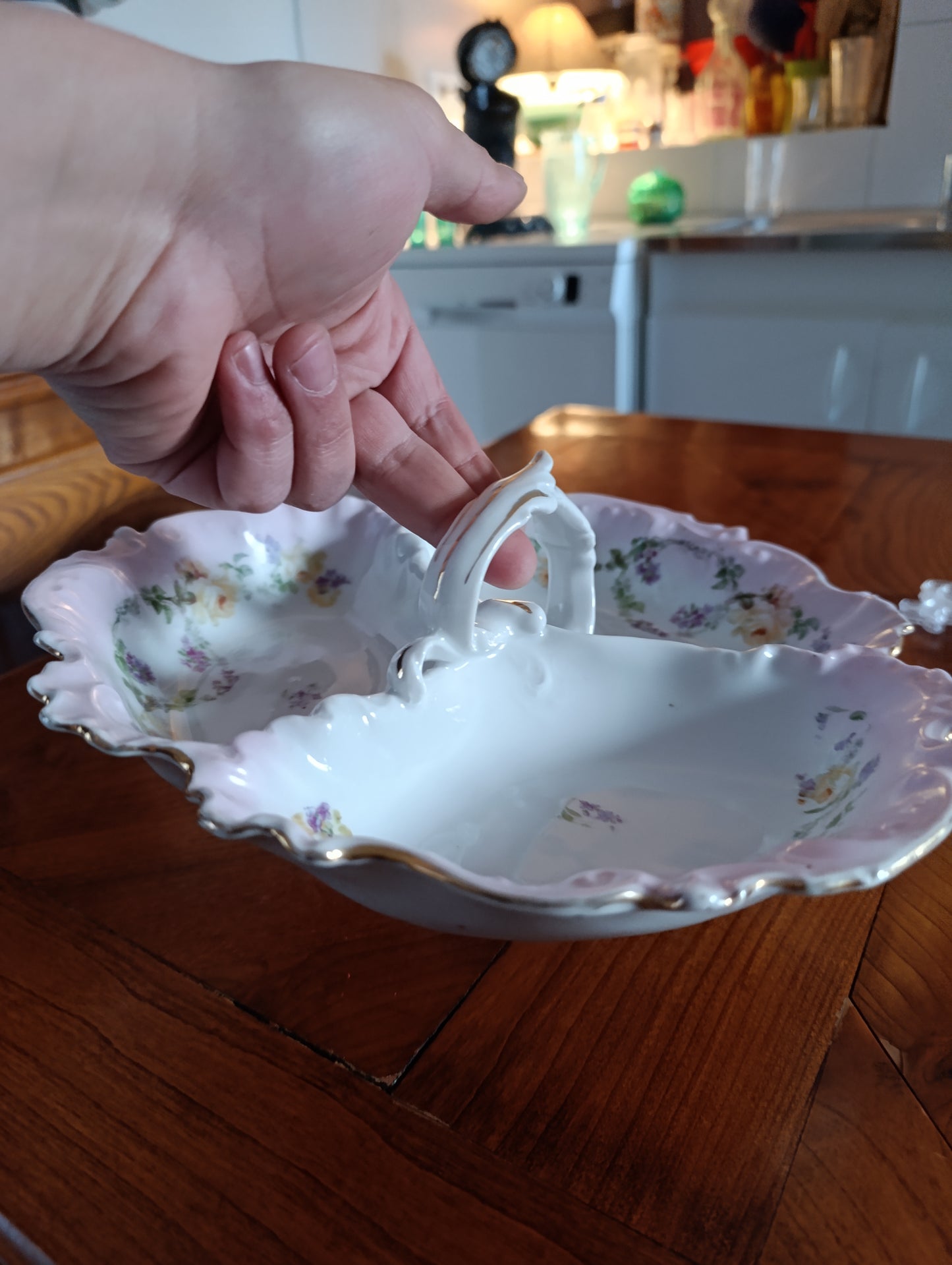 Plat ancien porcelaine compartimenté Art Nouveau décor floral romantique rose pastel
