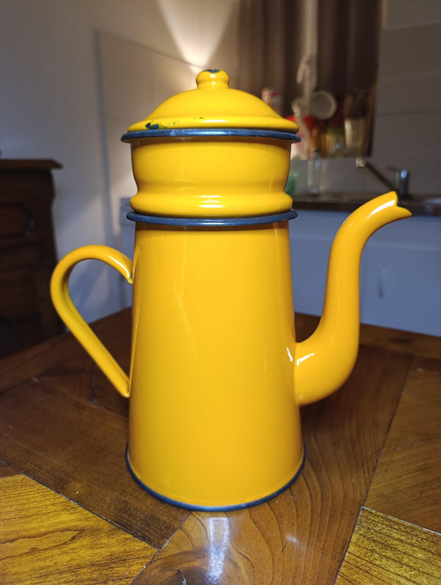 Cafetière ancienne émaillée jaune-orange vintage déco cuisine rétro collection