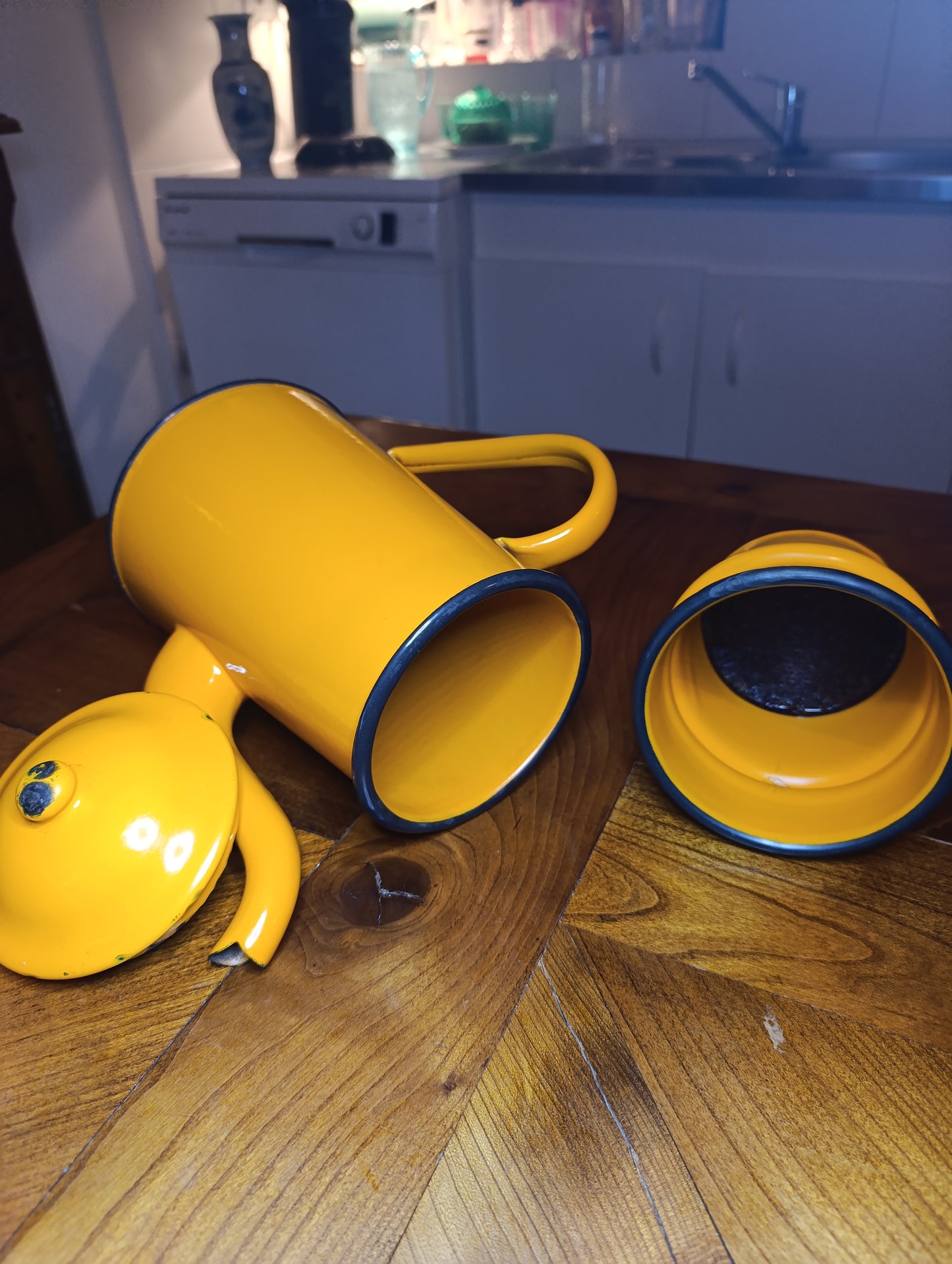 Cafetière ancienne émaillée jaune-orange vintage déco cuisine rétro collection