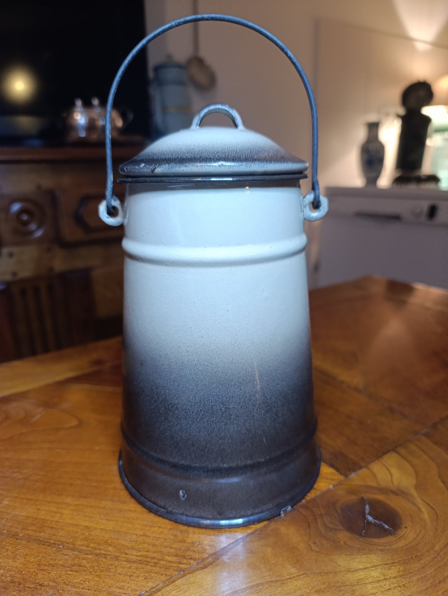 Pot ancien émaillé vintage avec couvercle style campagnard déco rétro