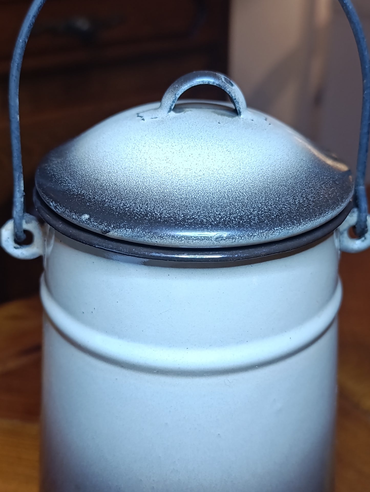 Pot ancien émaillé vintage avec couvercle style campagnard déco rétro