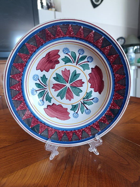 Assiette ancienne Terre de Fer Choisy-le-Roi décor géométrique polychrome