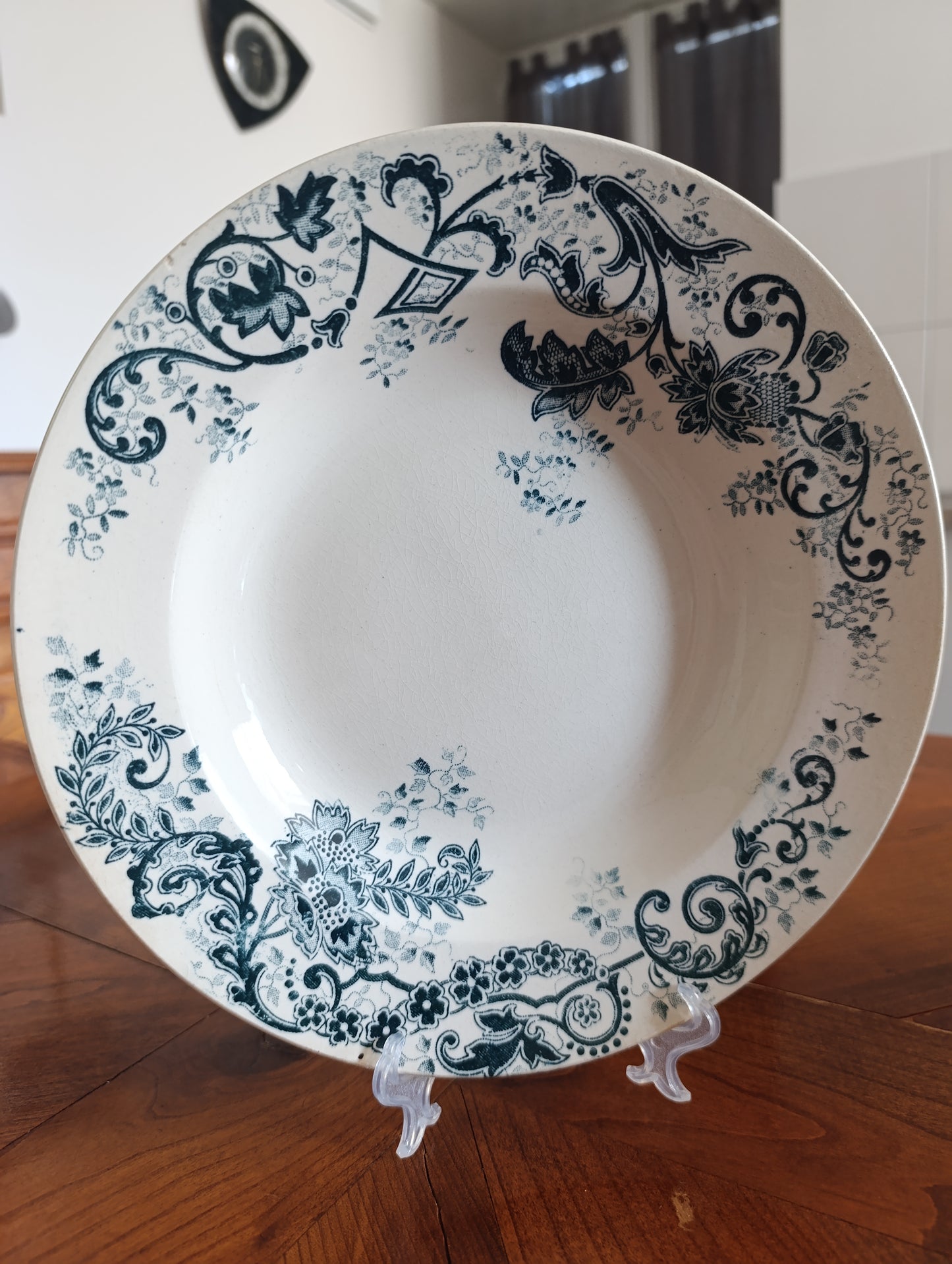 Lot de 2 assiettes creuses anciennes Terre de Fer Cie Franco Anglaise Paris décor floral bleu