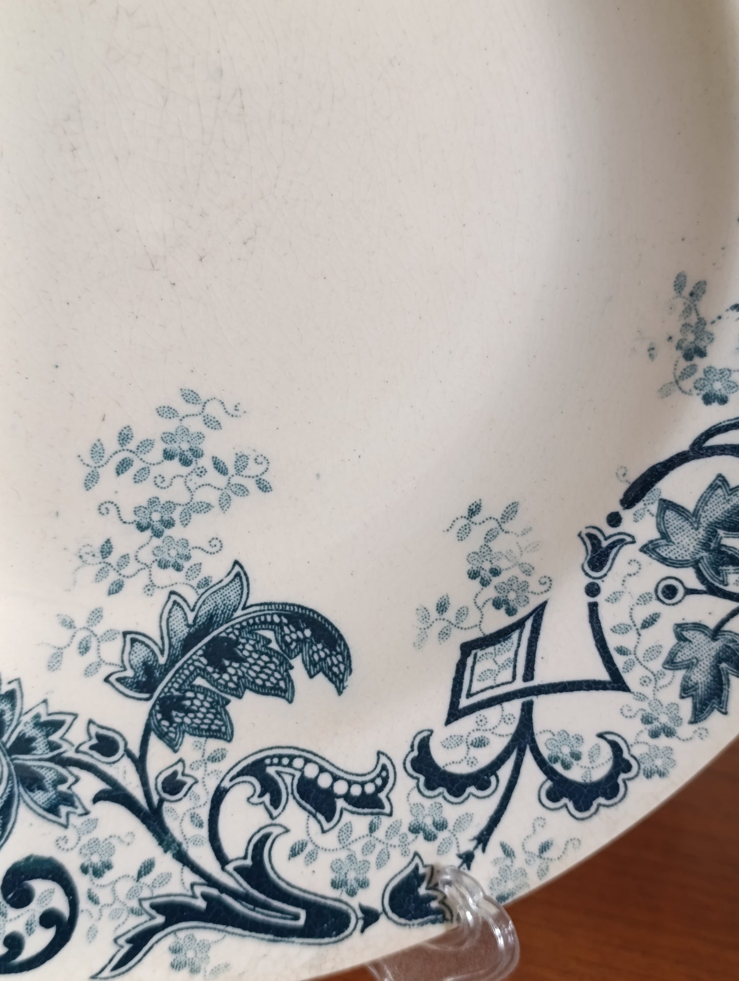 Lot de 2 assiettes creuses anciennes Terre de Fer Cie Franco Anglaise Paris décor floral bleu