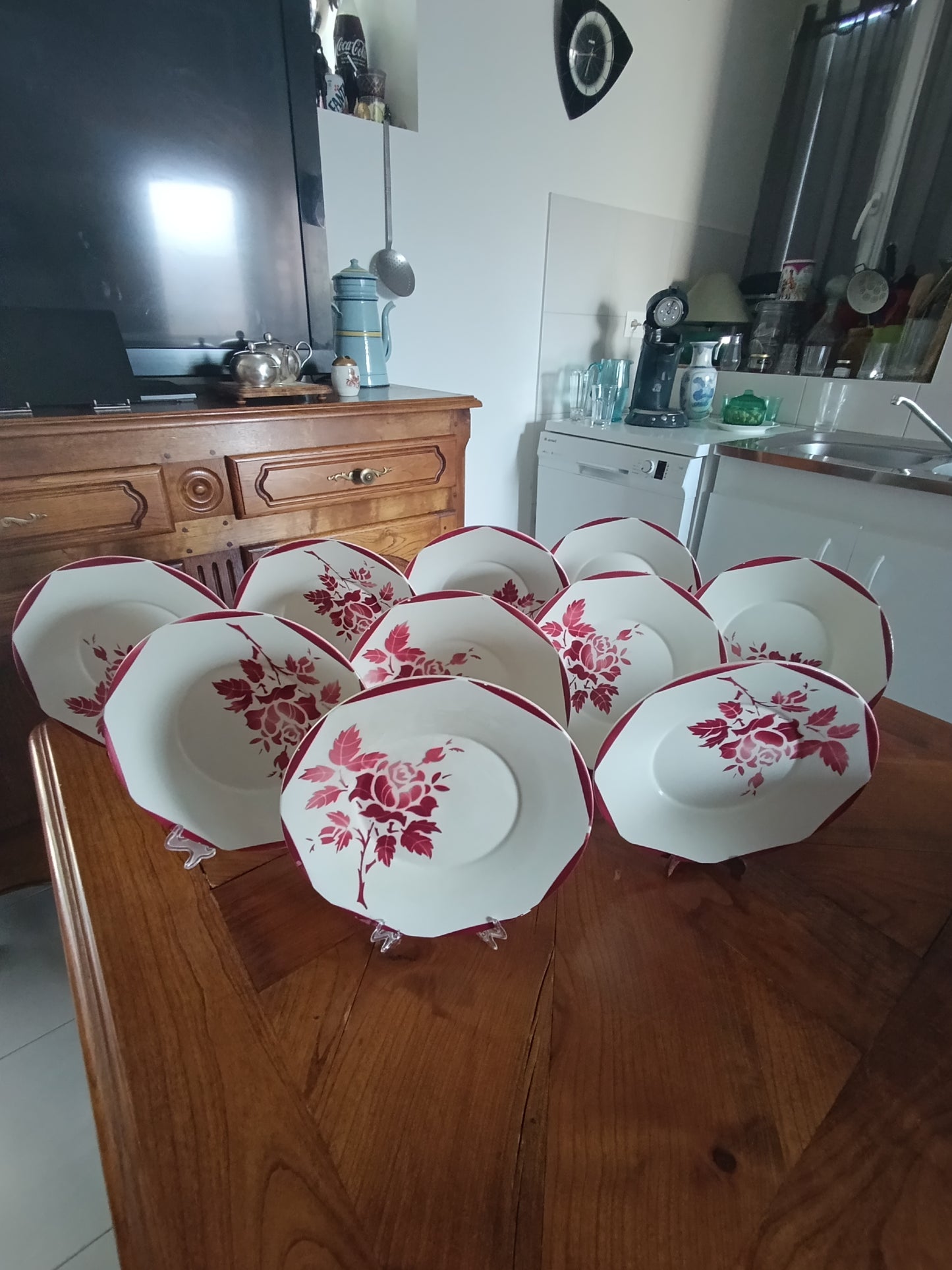 Superbe lot de 10 assiettes creuses anciennes en faïence de la manufacture GIEN France.