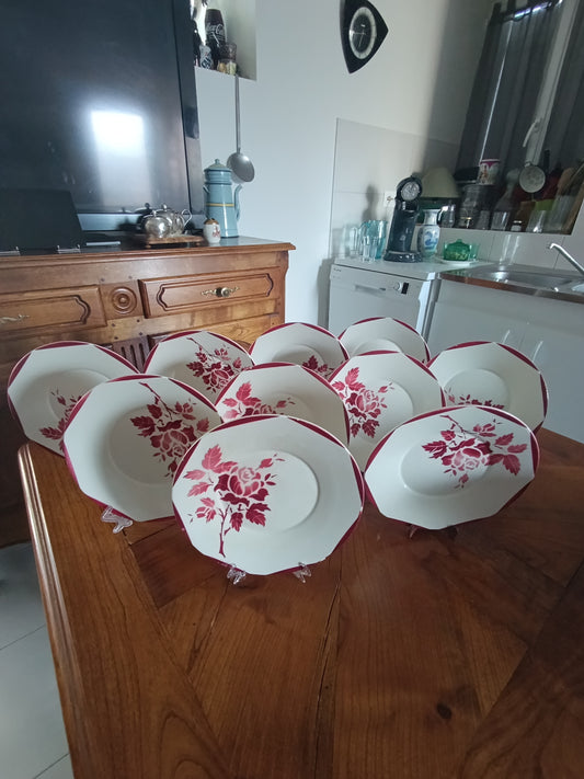 Superbe lot de 10 assiettes creuses anciennes en faïence de la manufacture GIEN France.
