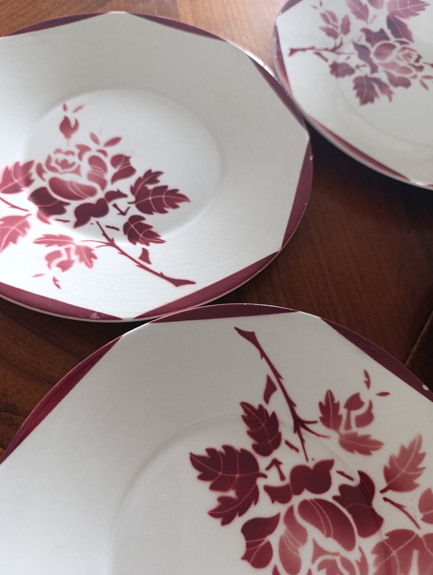 Superbe lot de 10 assiettes creuses anciennes en faïence de la manufacture GIEN France.