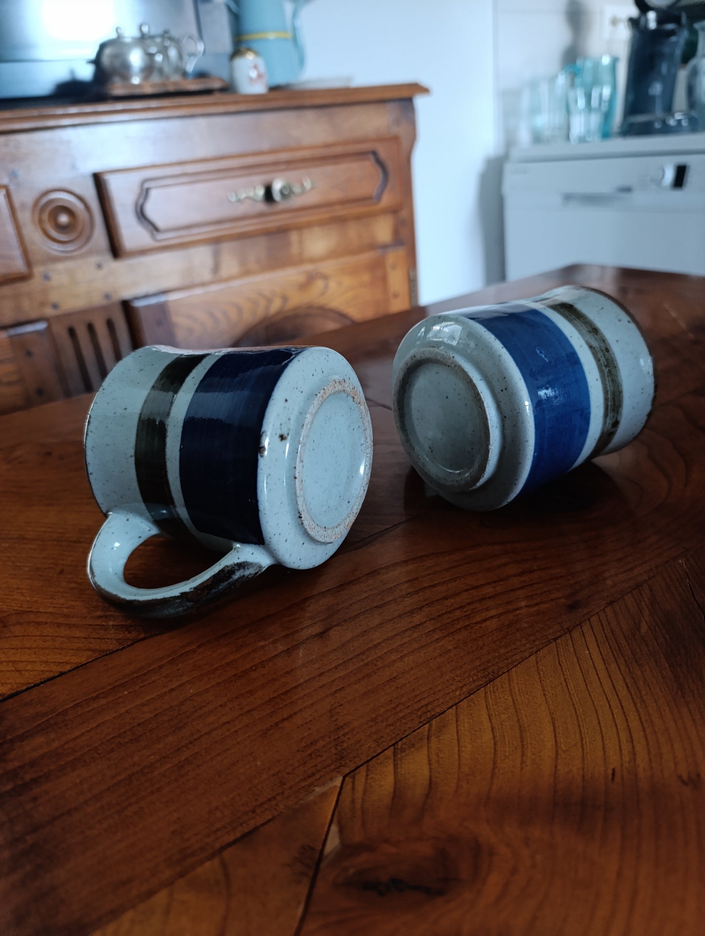 Paire de mugs vintage en grès bleu cobalt – tasses artisanales rétro années 70