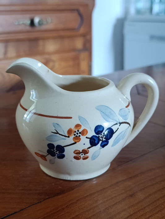 Petit crémier ancien Sarreguemines France modèle 5041