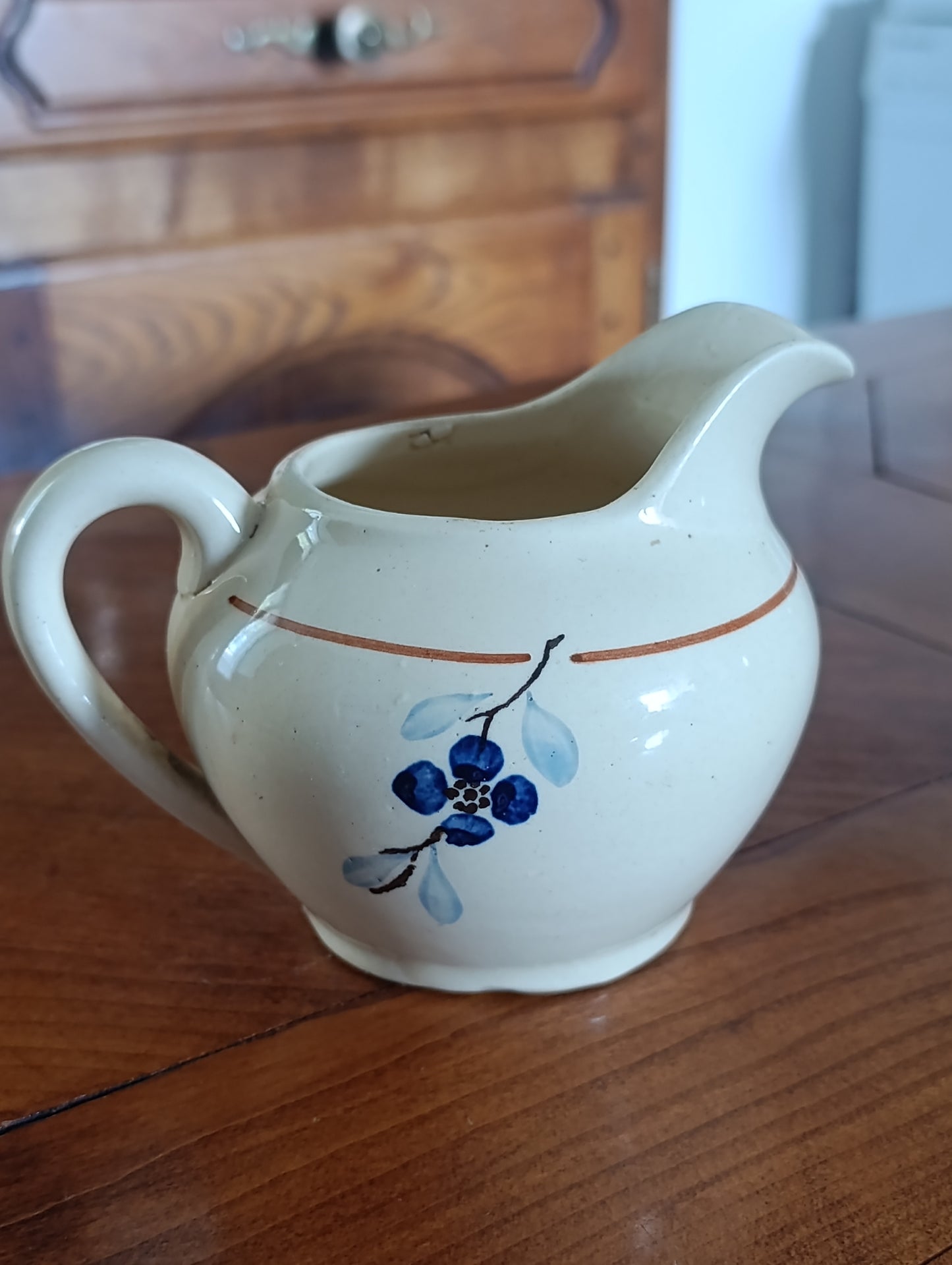 Petit crémier ancien Sarreguemines France modèle 5041