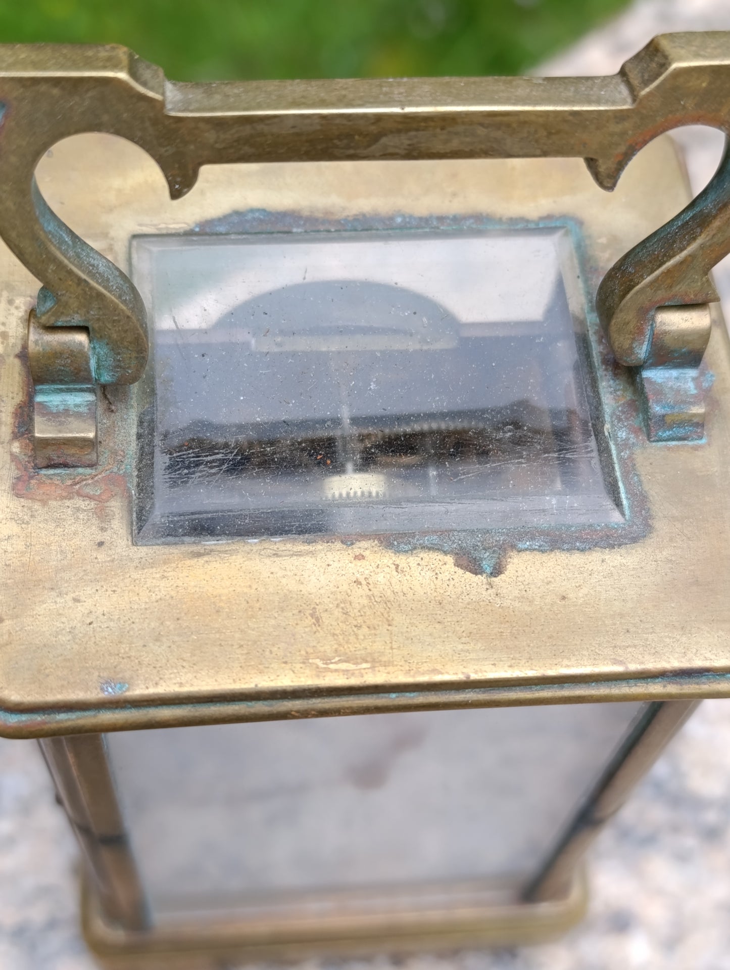 Pendulette de voyage ancienne en laiton et verre avec sonnerie mécanique – À restaurer