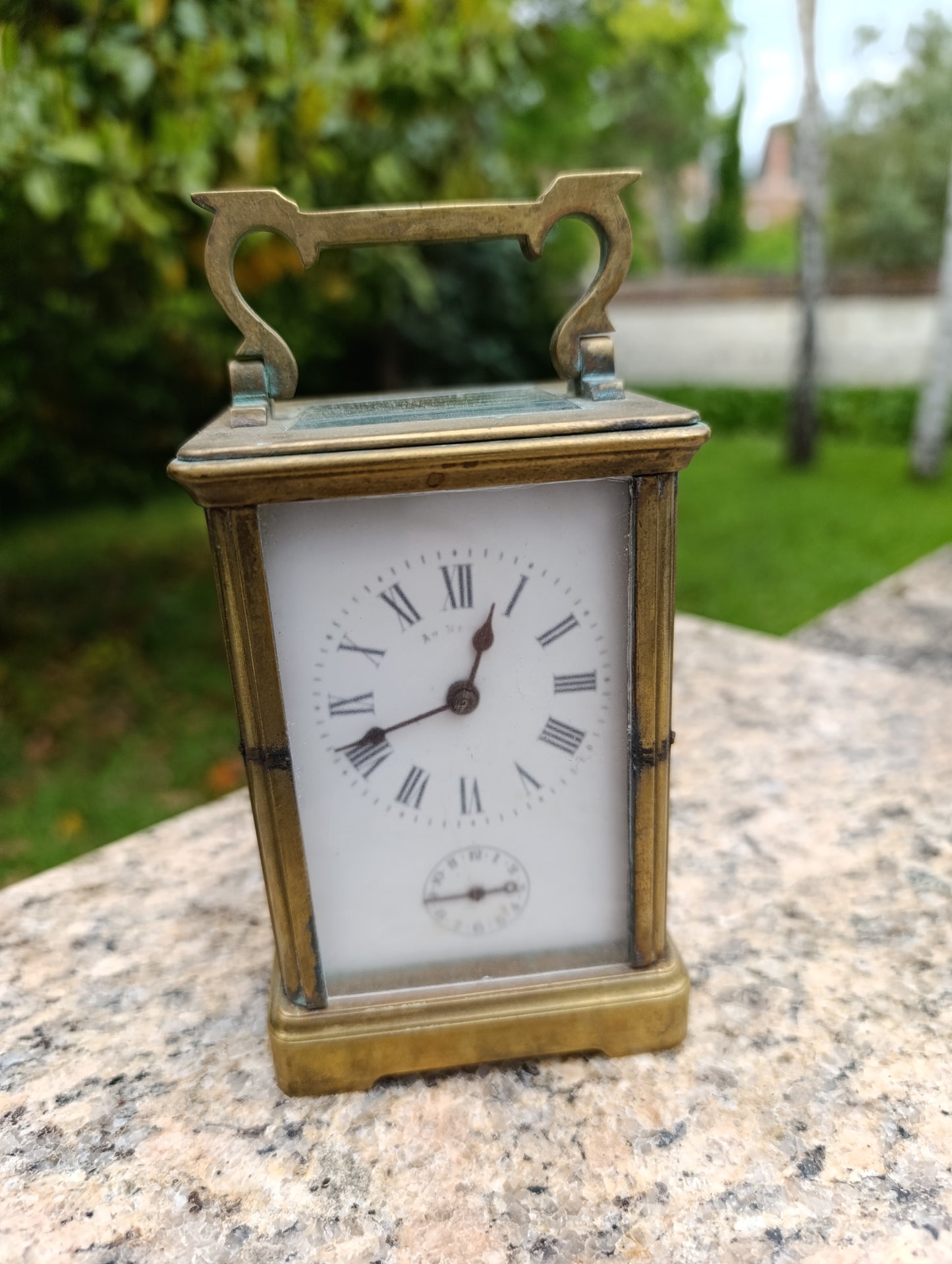 Pendulette de voyage ancienne en laiton et verre avec sonnerie mécanique – À restaurer