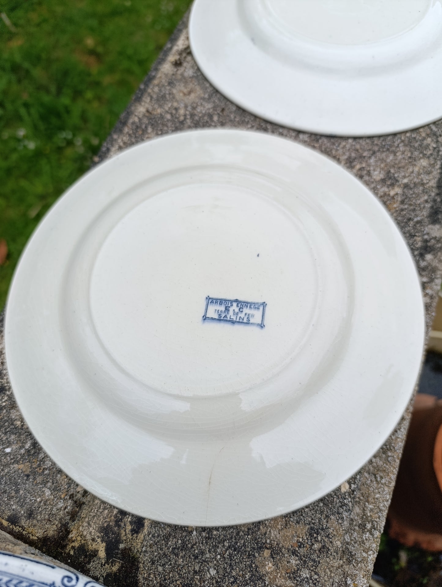 Lot d’assiettes anciennes Arbois Ennege Terre de Fer Salins bleu vintage