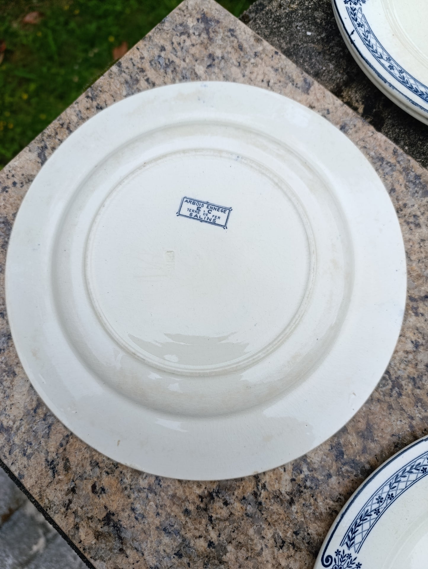 Lot d’assiettes anciennes Arbois Ennege Terre de Fer Salins bleu vintage