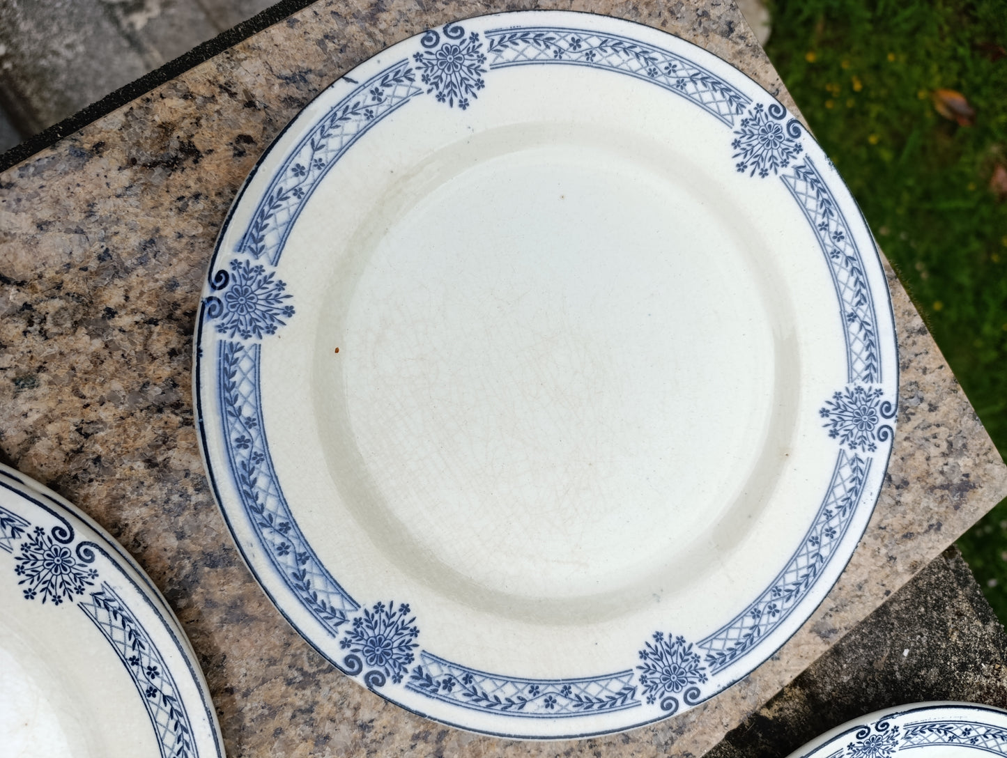 Lot d’assiettes anciennes Arbois Ennege Terre de Fer Salins bleu vintage