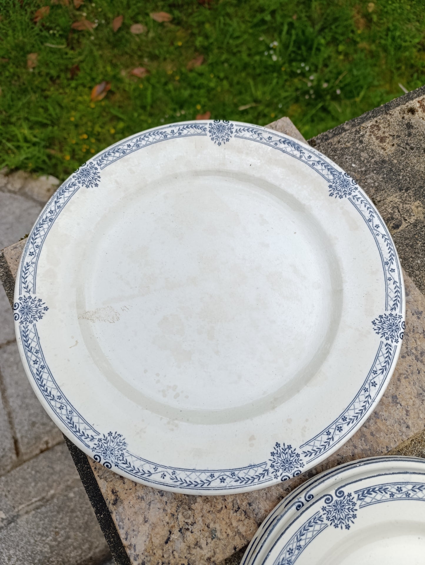 Lot d’assiettes anciennes Arbois Ennege Terre de Fer Salins bleu vintage