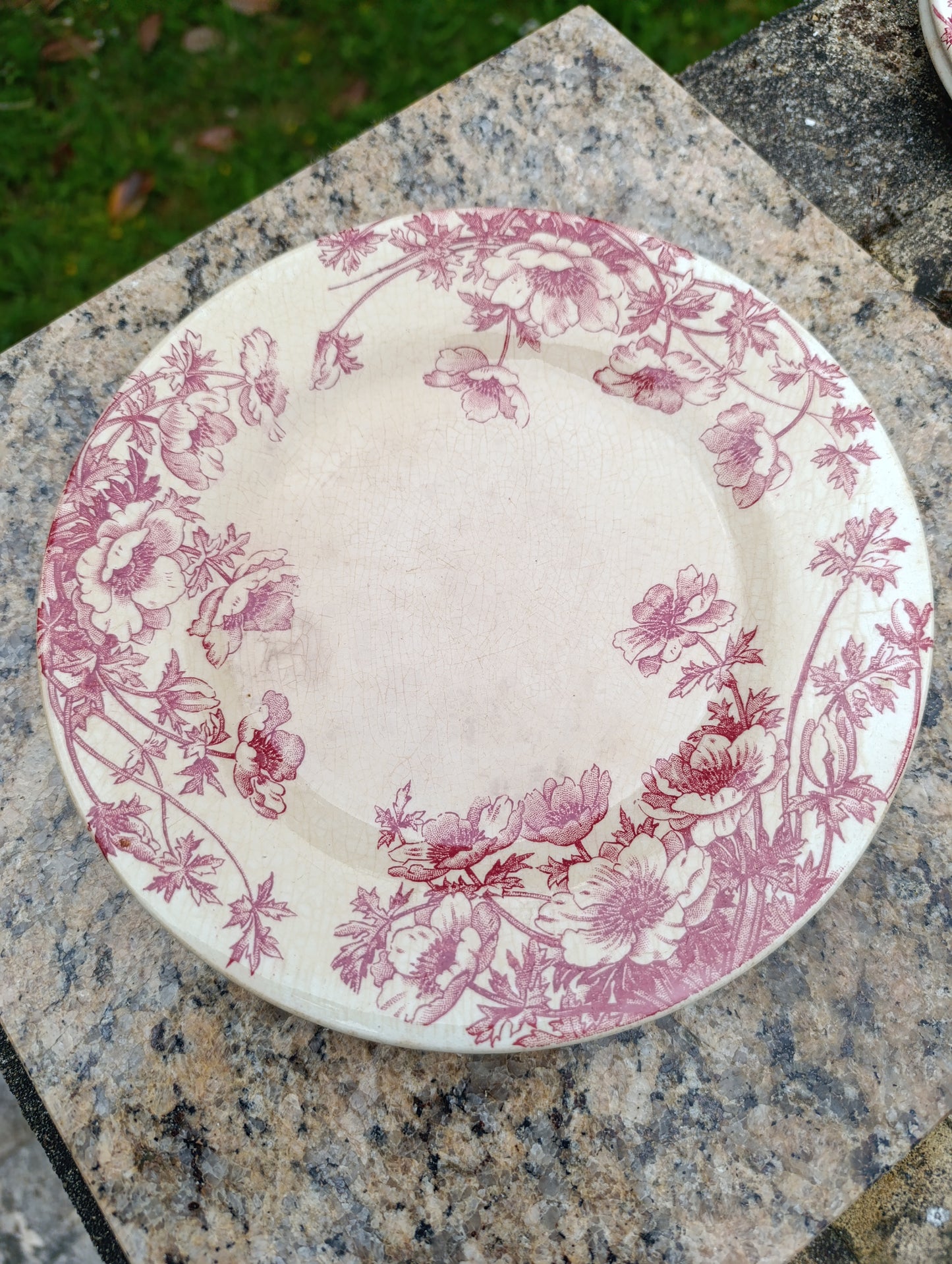 Lot de 4 assiettes anciennes Gien modèle Anémones rose – vaisselle vintage française