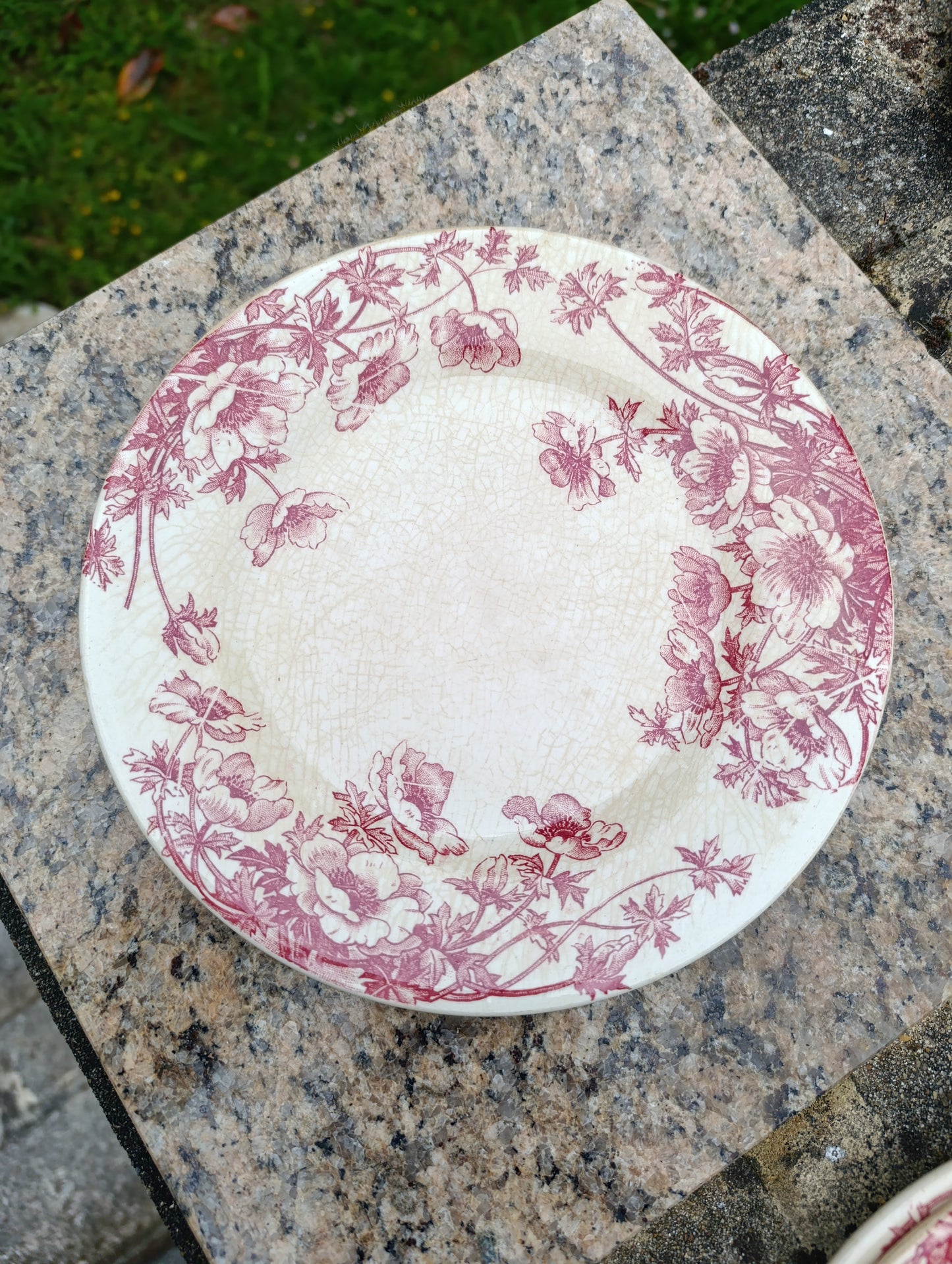 Lot de 4 assiettes anciennes Gien modèle Anémones rose – vaisselle vintage française