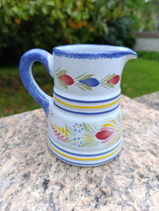 Petit pichet ancien Henriot Quimper – céramique bretonne peinte à la main décor floral