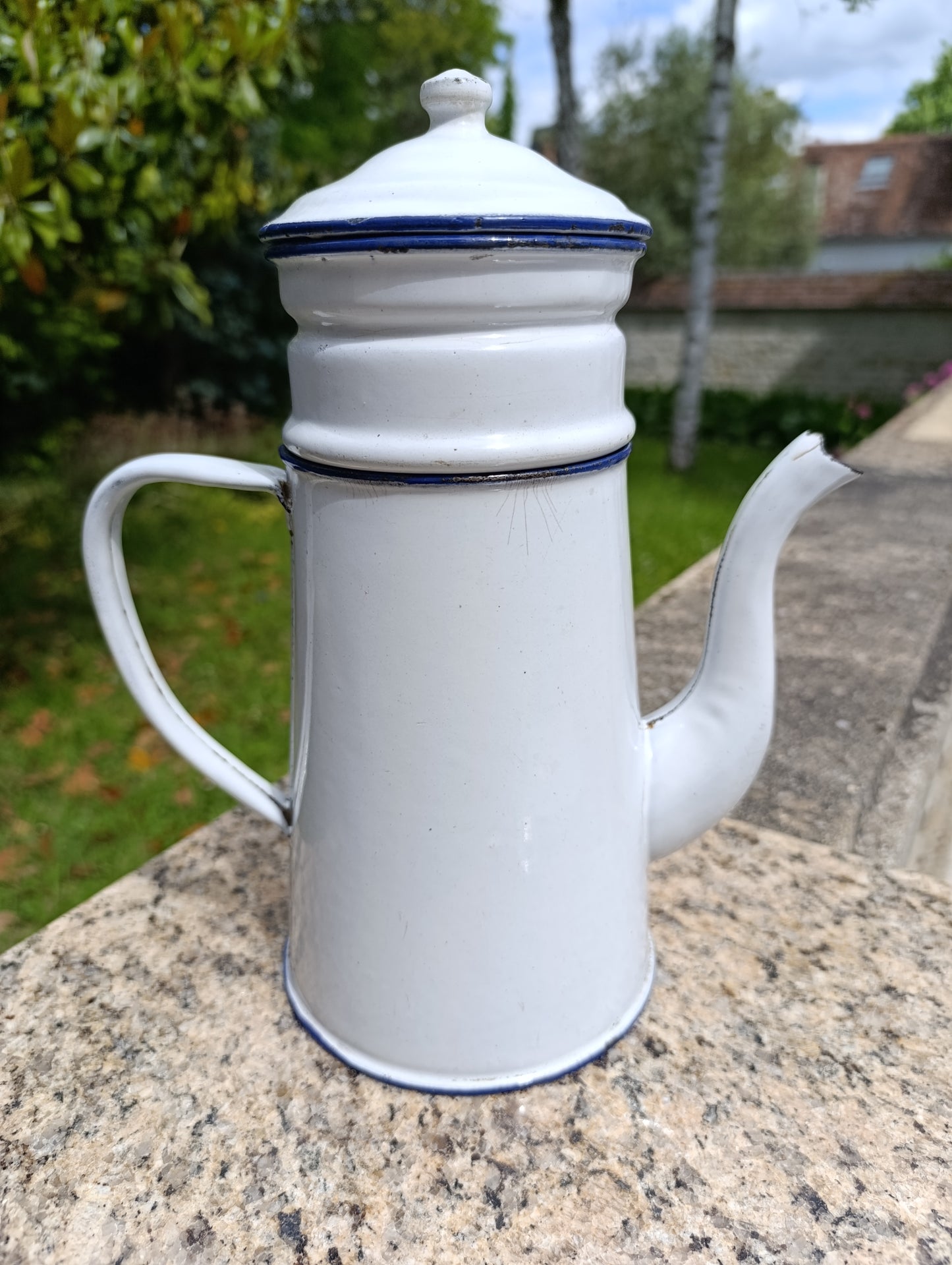 Cafetière ancienne émaillée blanche liseré bleu vintage déco campagne collection