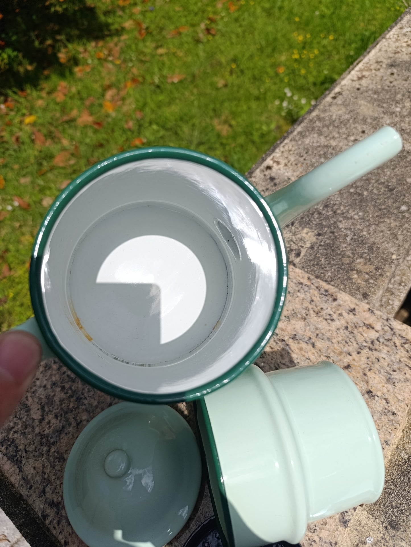 Cafetière ancienne émaillée vert pâle et liseret vert grand modèle vintage