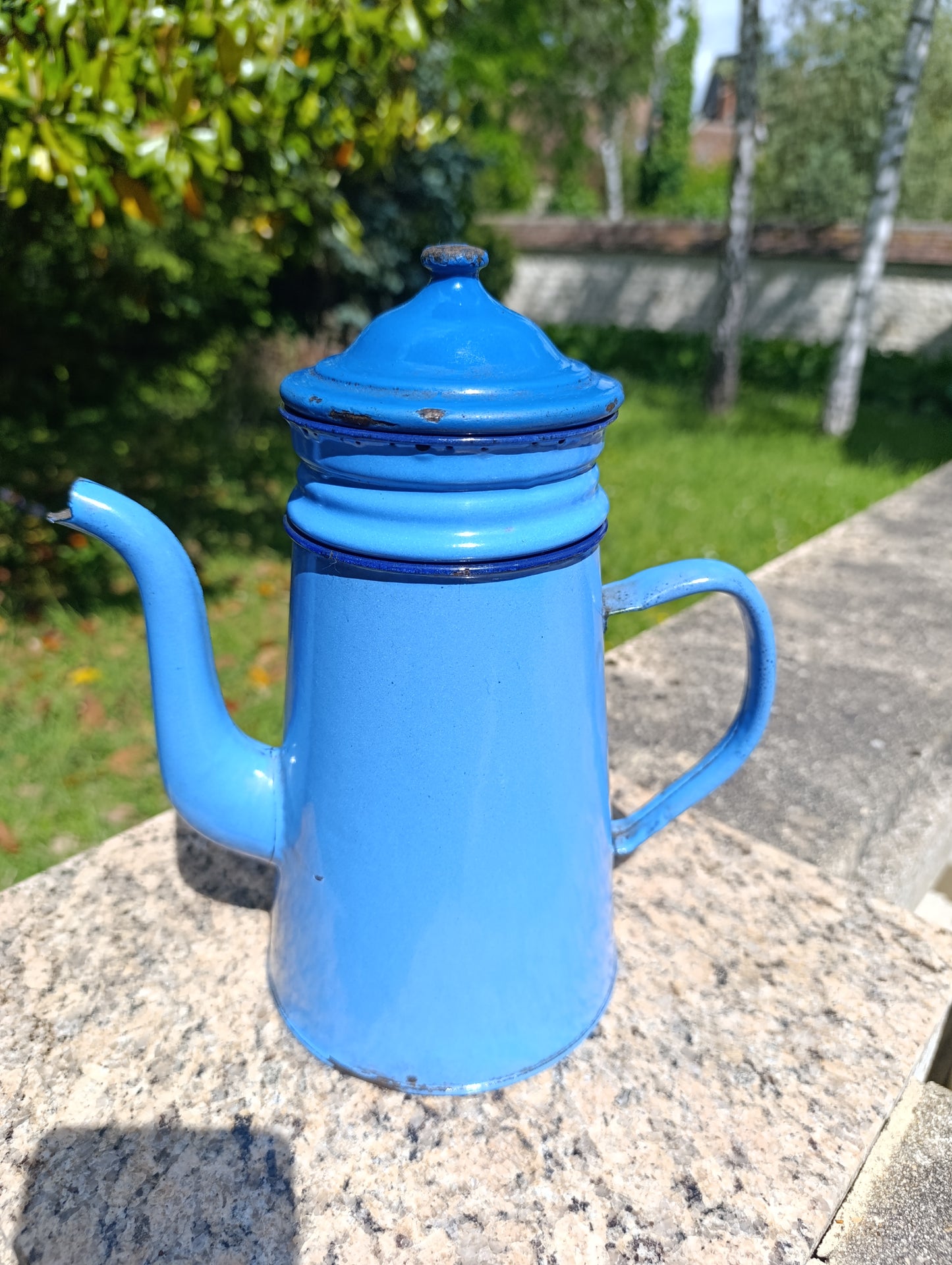 Cafetière filtre ancienne en tôle émaillée bleue vintage – cafetière émail rétro cuisine campagne