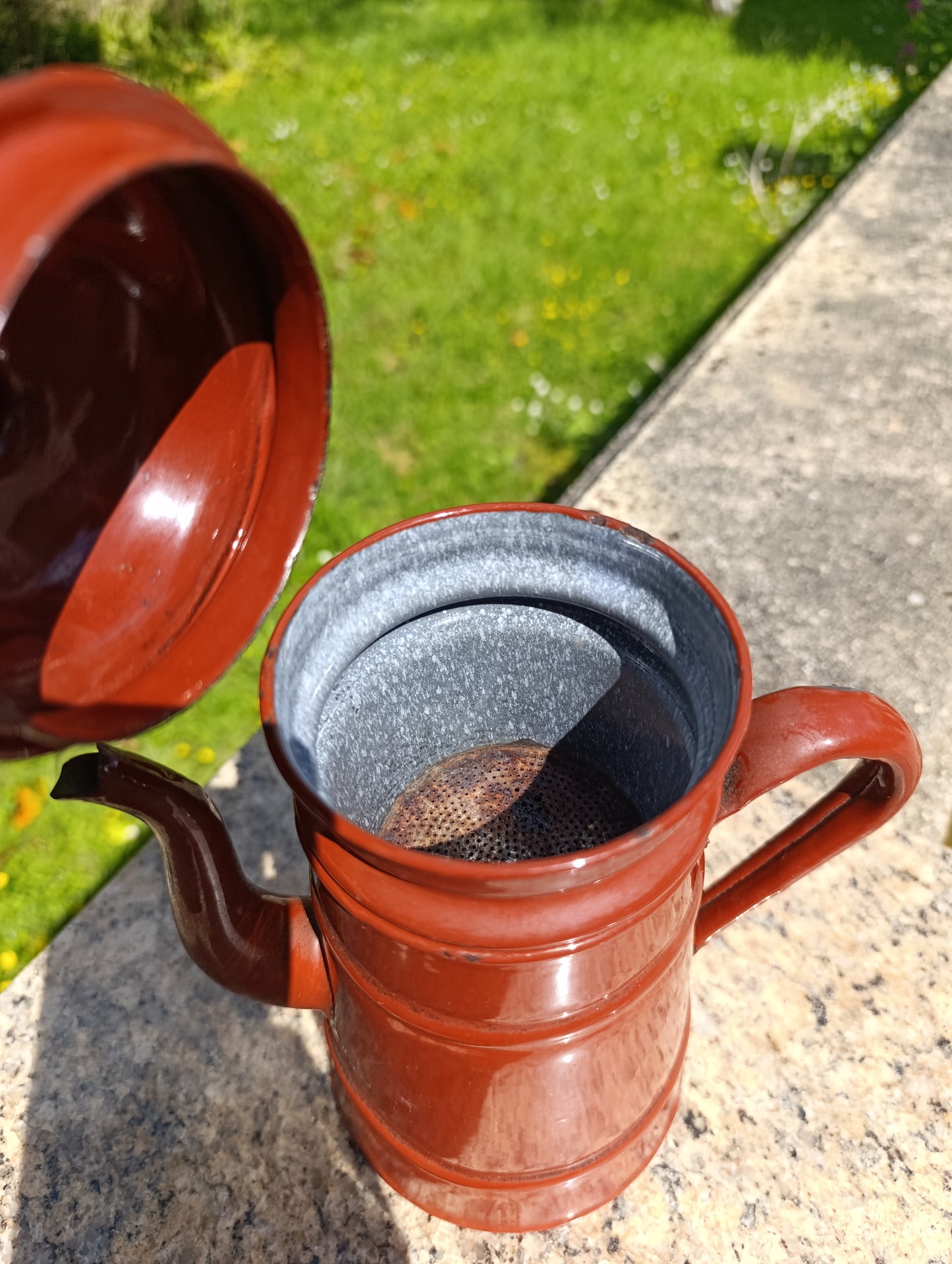 Cafetière filtre ancienne en tôle émaillée rouge bordeaux – cafetière vintage rétro cuisine campagne