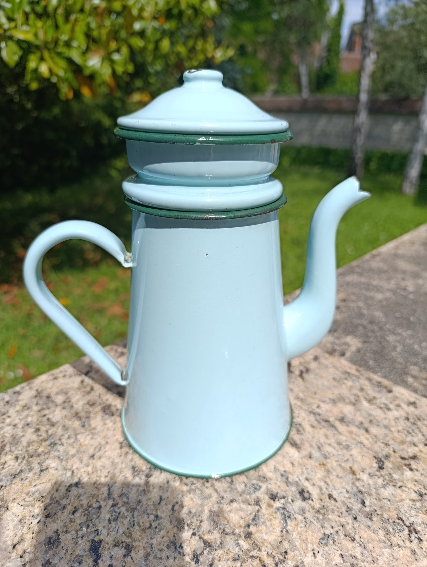 Cafetière filtre ancienne bleu pastel à liserés verts – cafetière vintage émaillée cuisine rétro