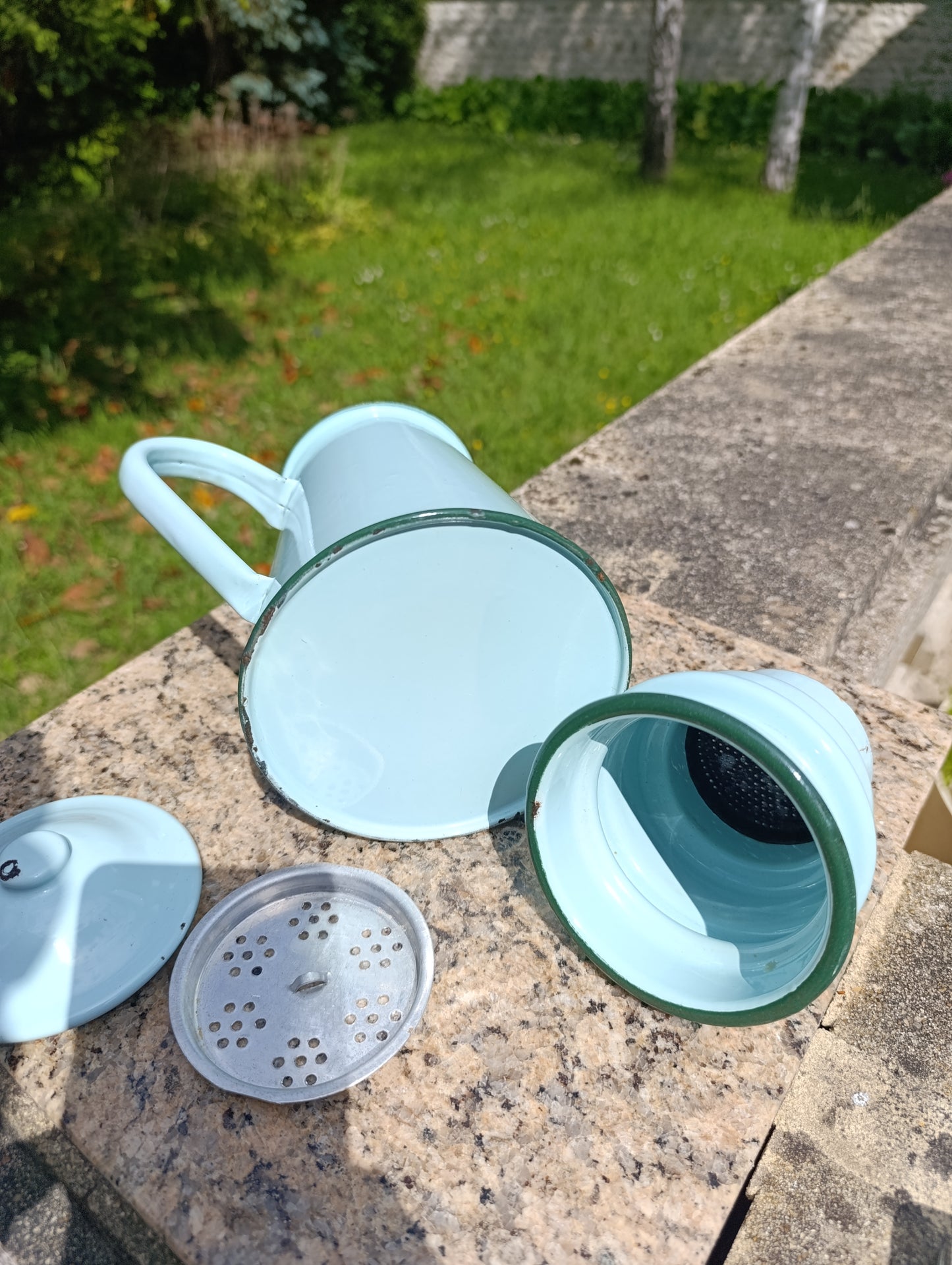 Cafetière filtre ancienne bleu pastel à liserés verts – cafetière vintage émaillée cuisine rétro