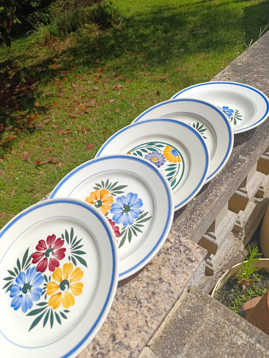 Lot de 5 assiettes vintage HBCM Montereau décor floral – 4 plates + 1 creuse