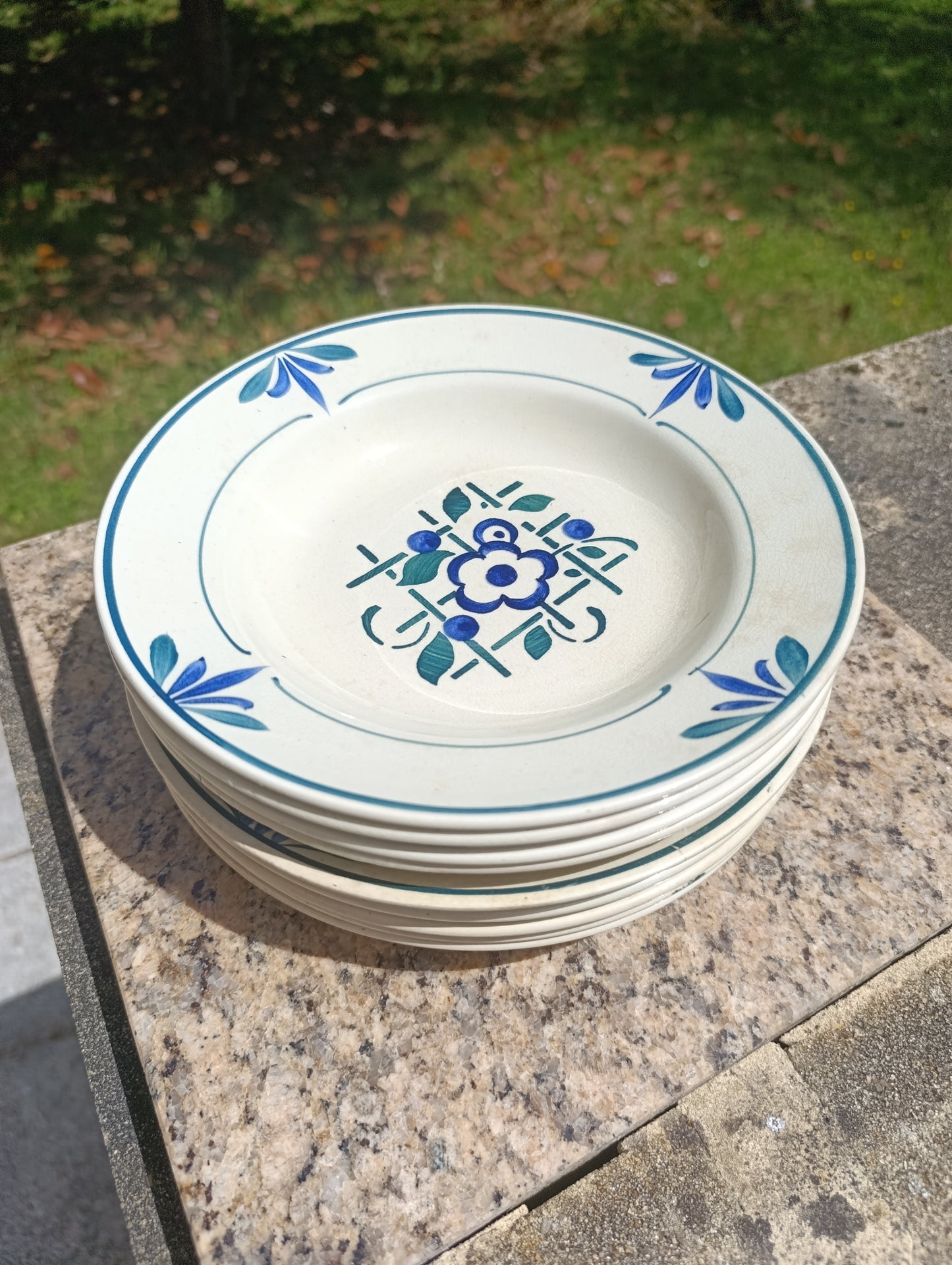 Lot de 9 assiettes anciennes Moulin des Loups Hamage – 5 plates + 4 creuses décor bleu