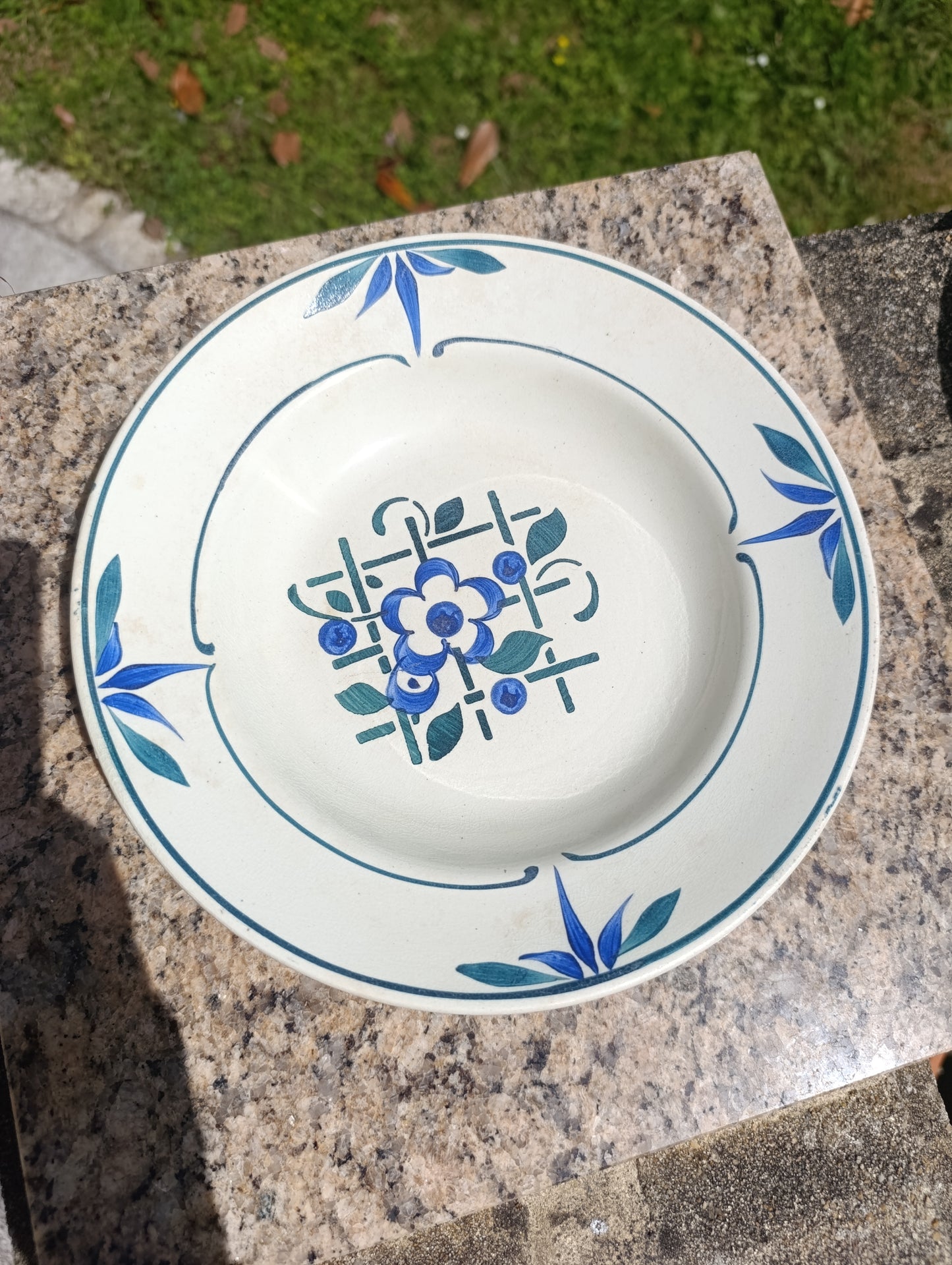 Lot de 9 assiettes anciennes Moulin des Loups Hamage – 5 plates + 4 creuses décor bleu