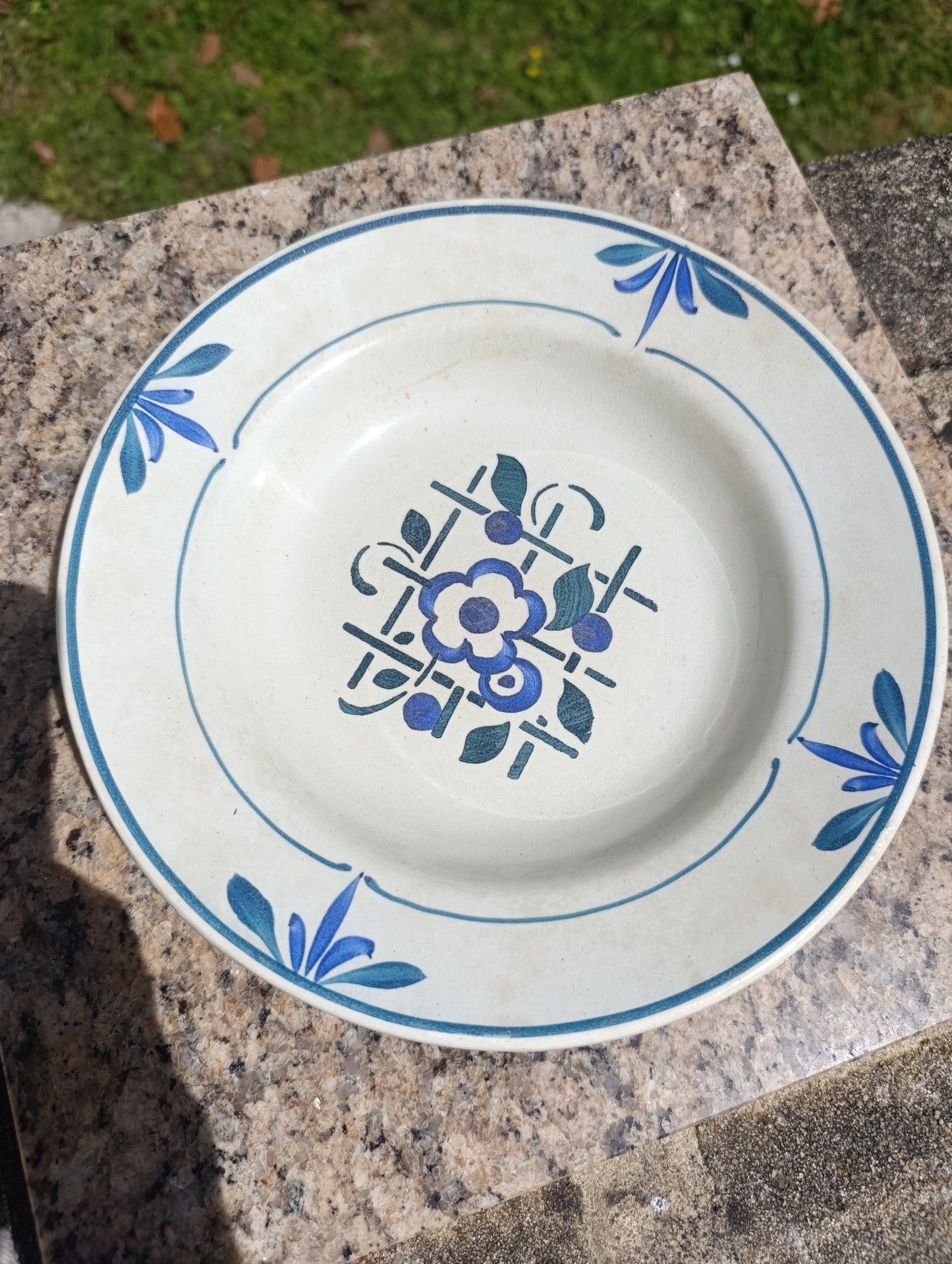 Lot de 9 assiettes anciennes Moulin des Loups Hamage – 5 plates + 4 creuses décor bleu