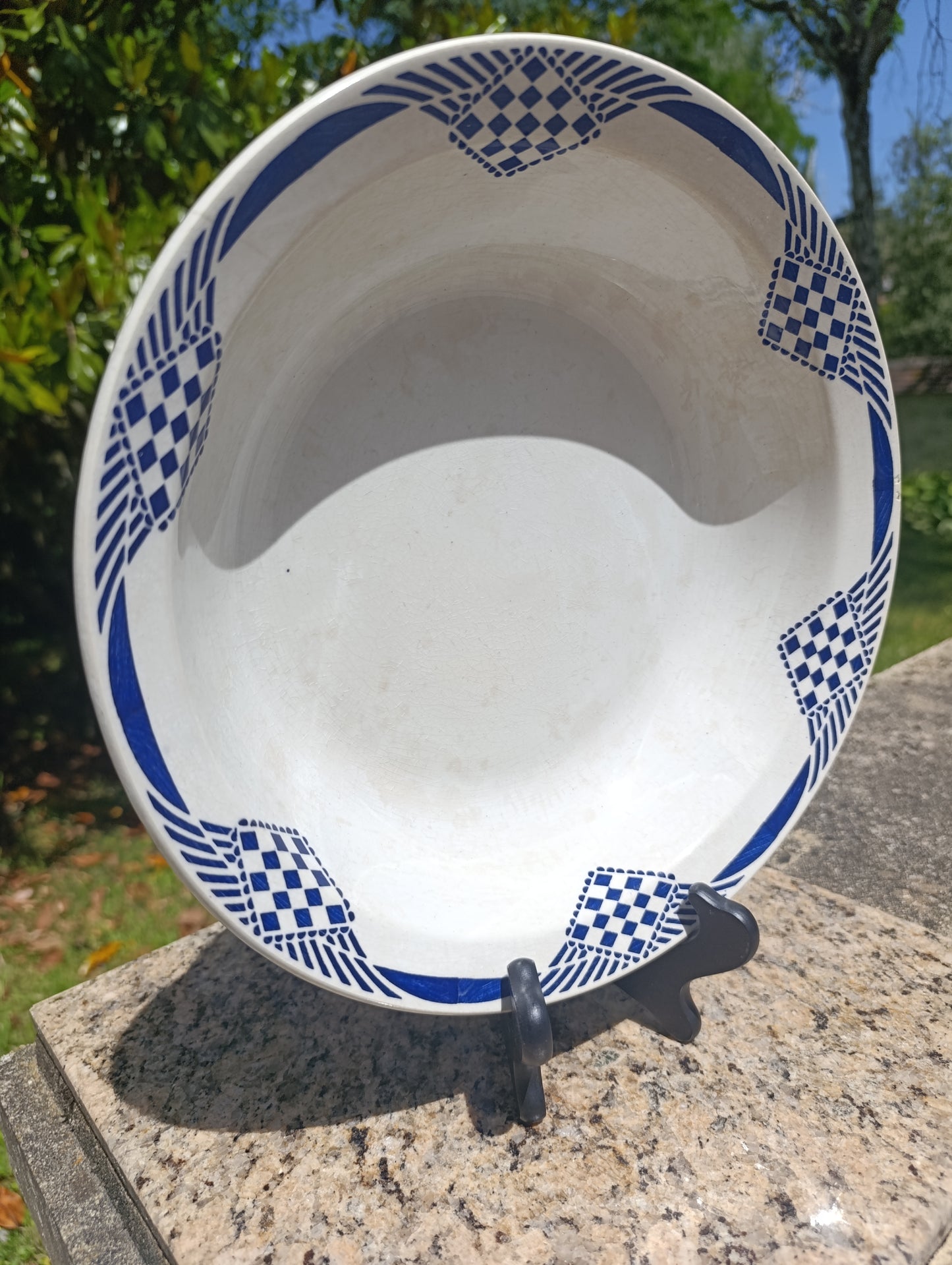 Grand saladier vintage bleu géométrique – faïence ancienne Art déco