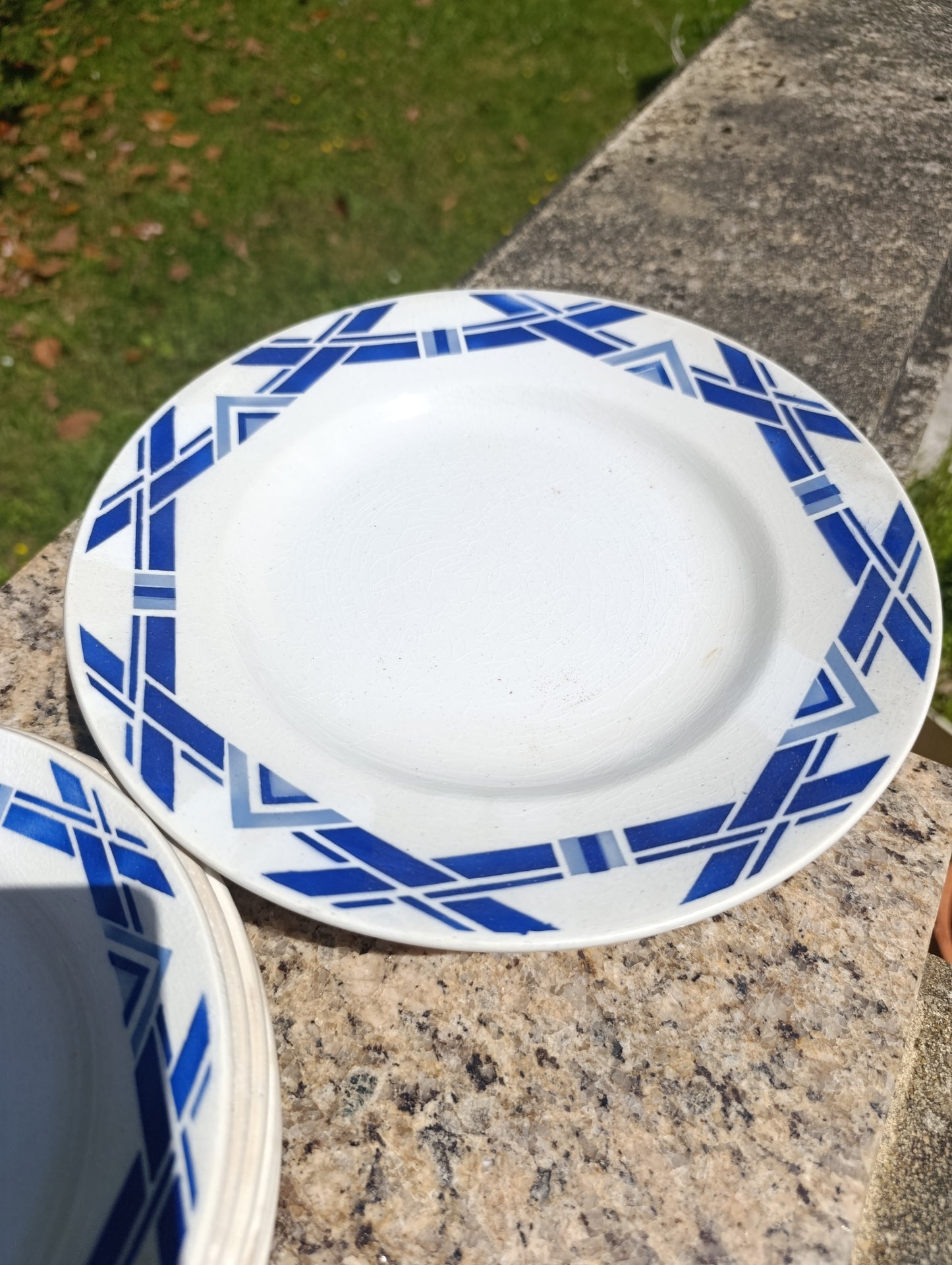 Lot ancien Moulin des Loups & Hamage “Archives” – 6 assiettes creuses + plat sur pied