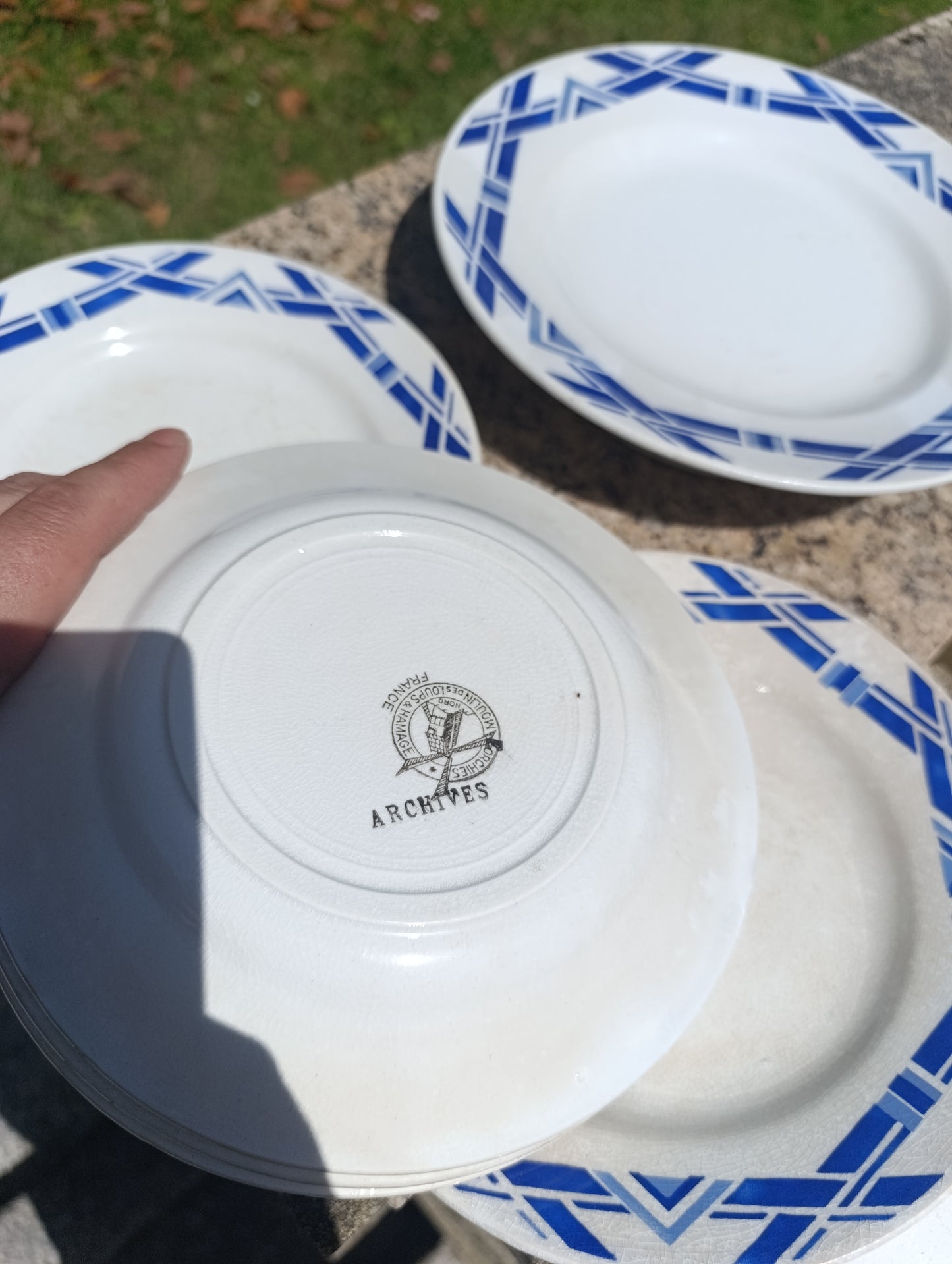 Lot ancien Moulin des Loups & Hamage “Archives” – 6 assiettes creuses + plat sur pied