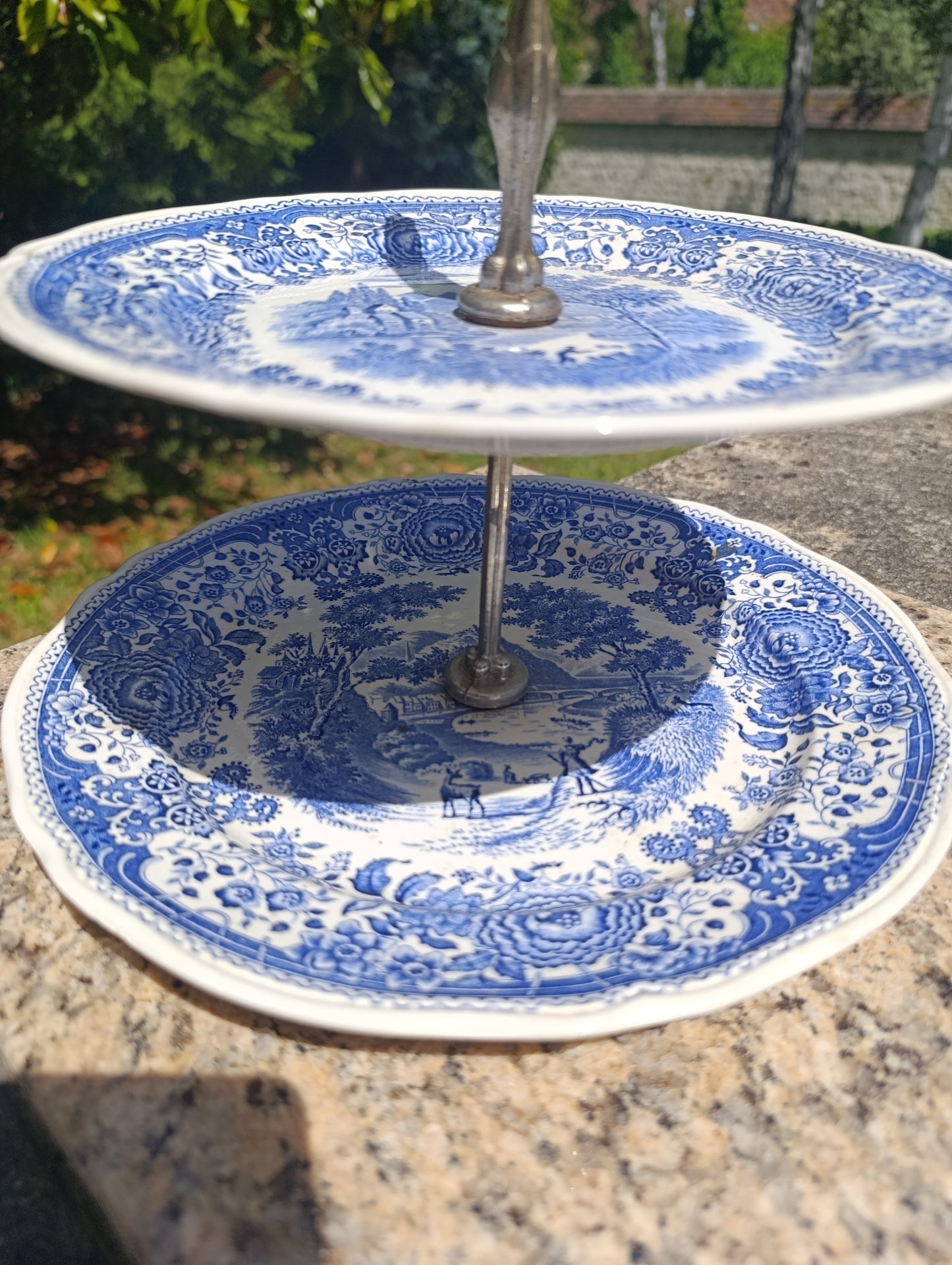 Présentoir à gâteaux 2 étages Villeroy & Boch Burgenland – porcelaine bleue vintage