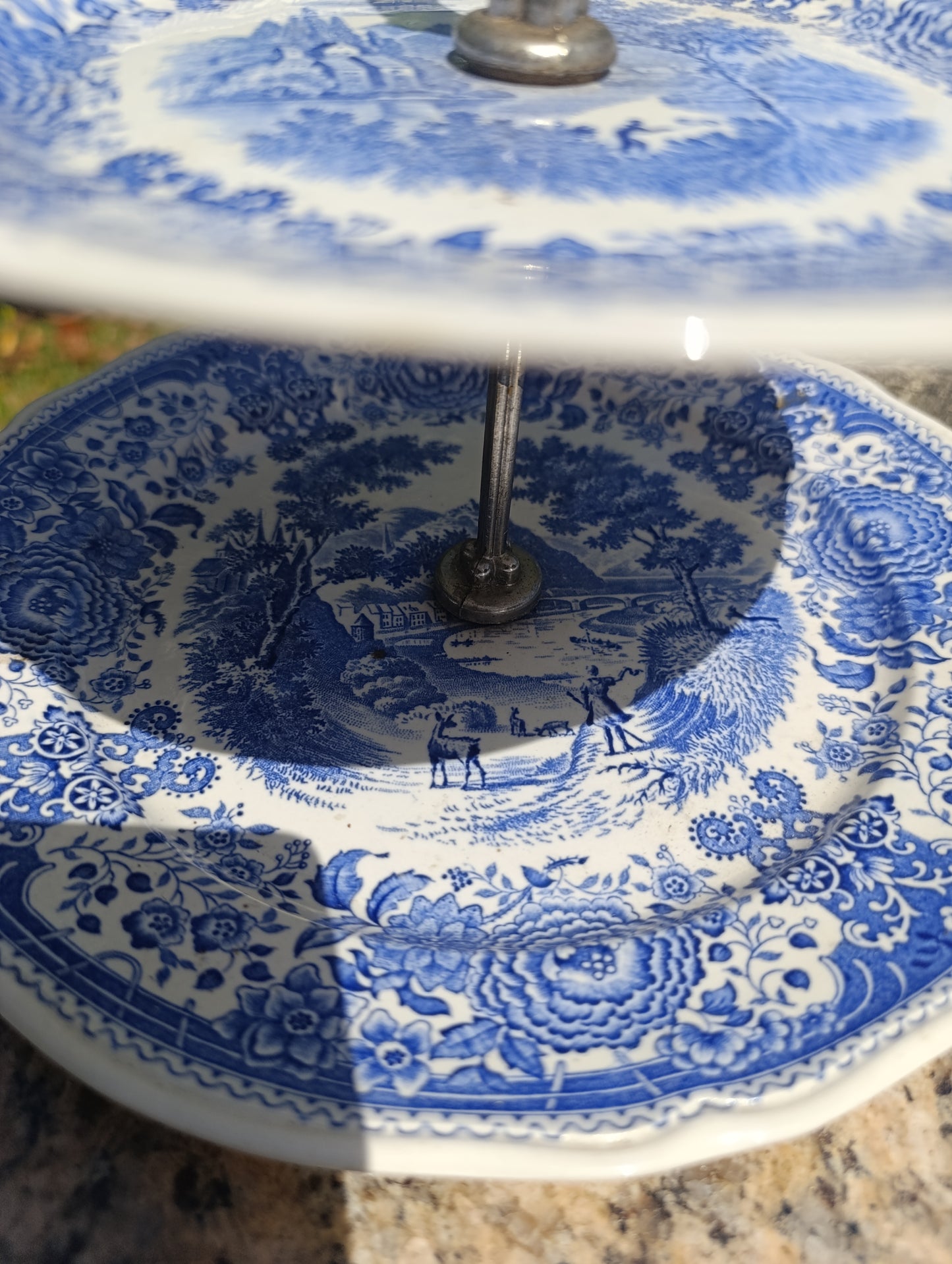 Présentoir à gâteaux 2 étages Villeroy & Boch Burgenland – porcelaine bleue vintage
