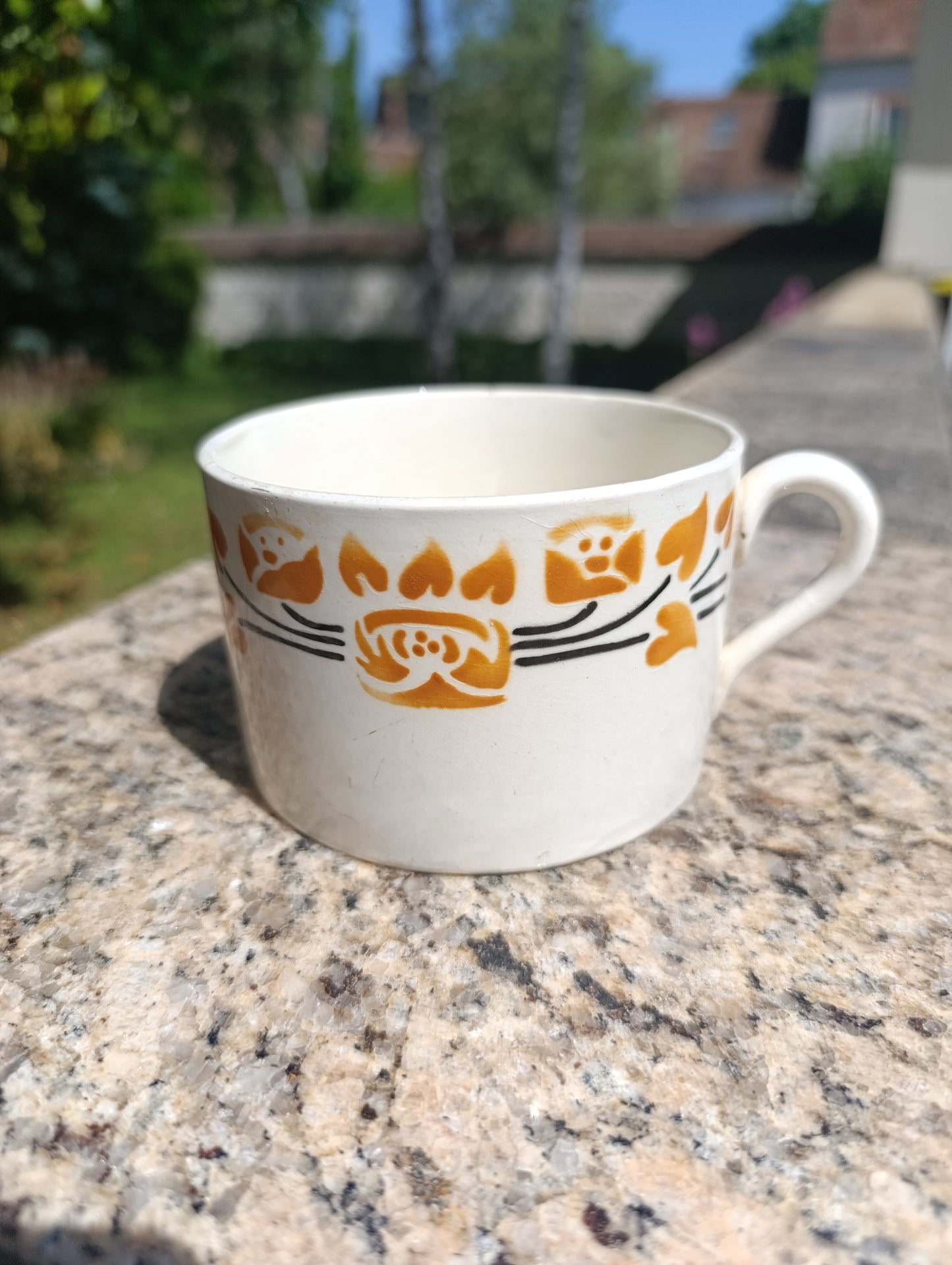 Tasse ancienne “Le Caire” – décor orange Art Déco / bistrot vintage