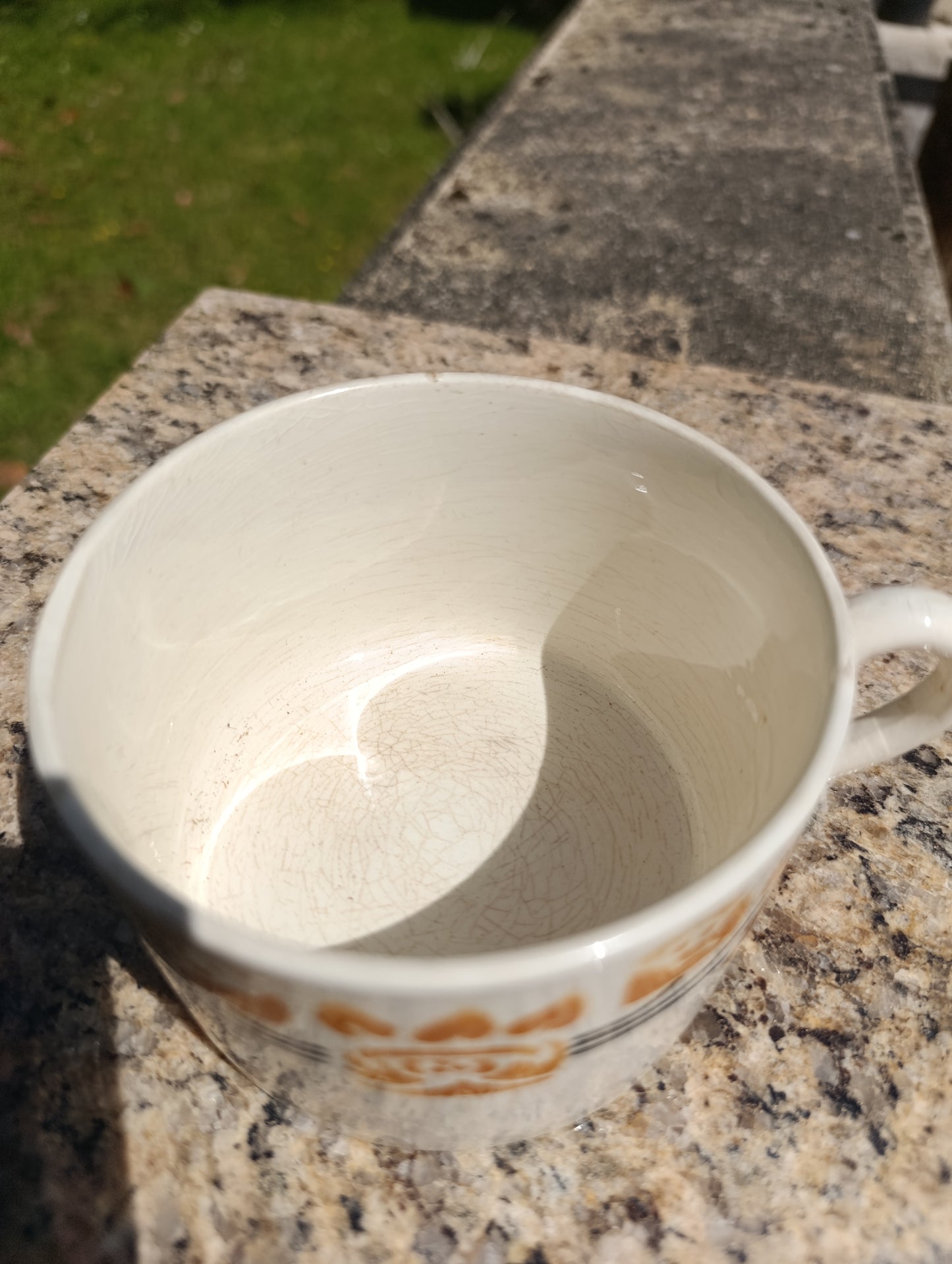 Tasse ancienne “Le Caire” – décor orange Art Déco / bistrot vintage