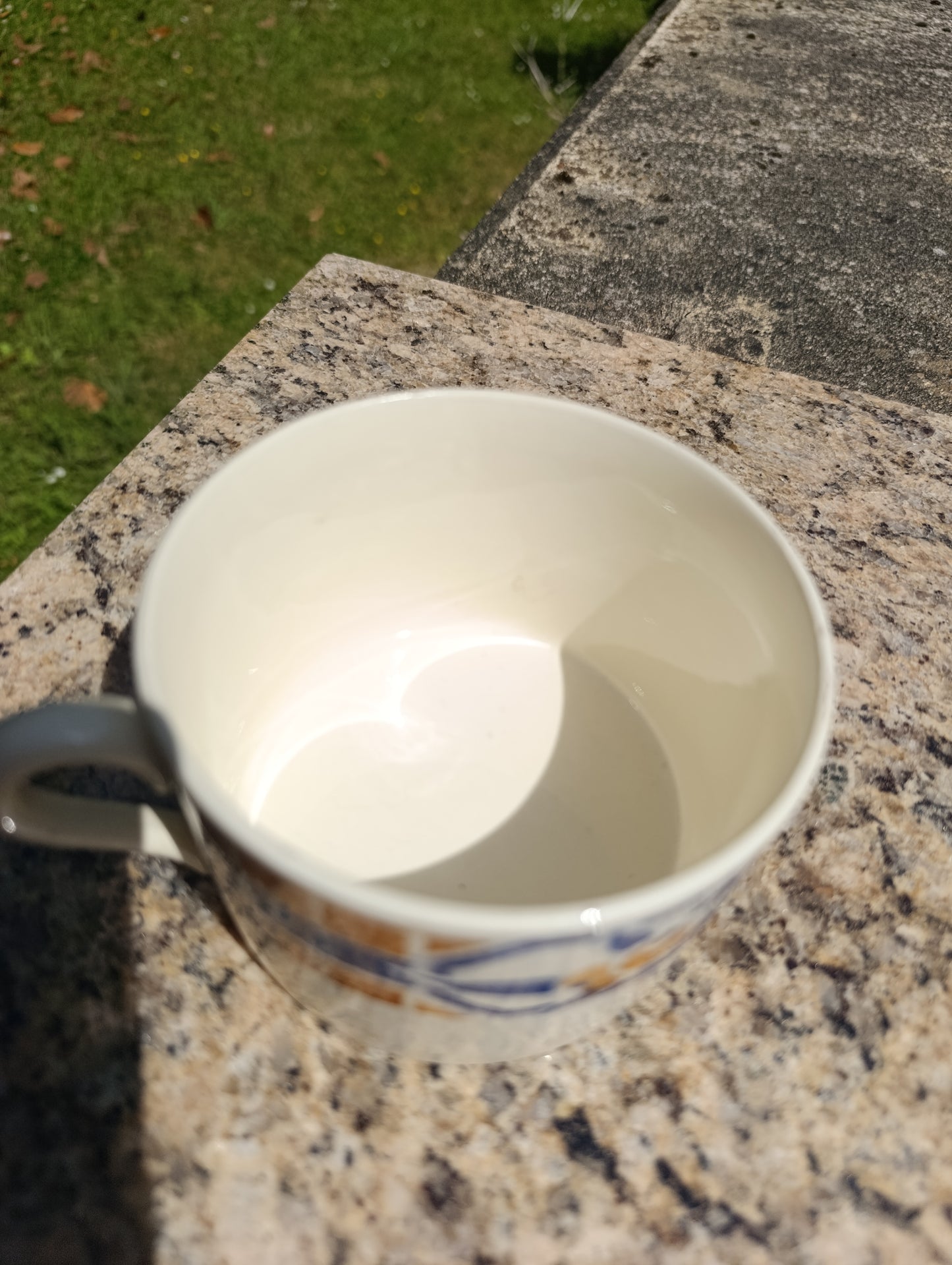 Lot de 2 tasses anciennes “Pontivy France” – décor géométrique bleu et ocre
