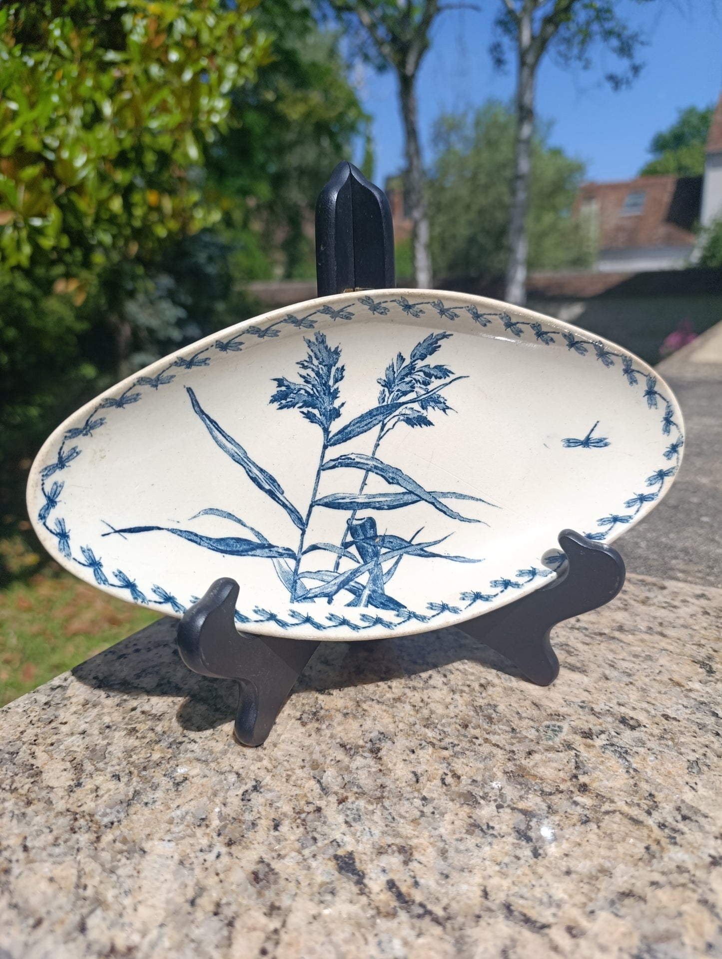 Plat ovale ancien GIEN Terre de Fer modèle Congo – décor bleu végétal