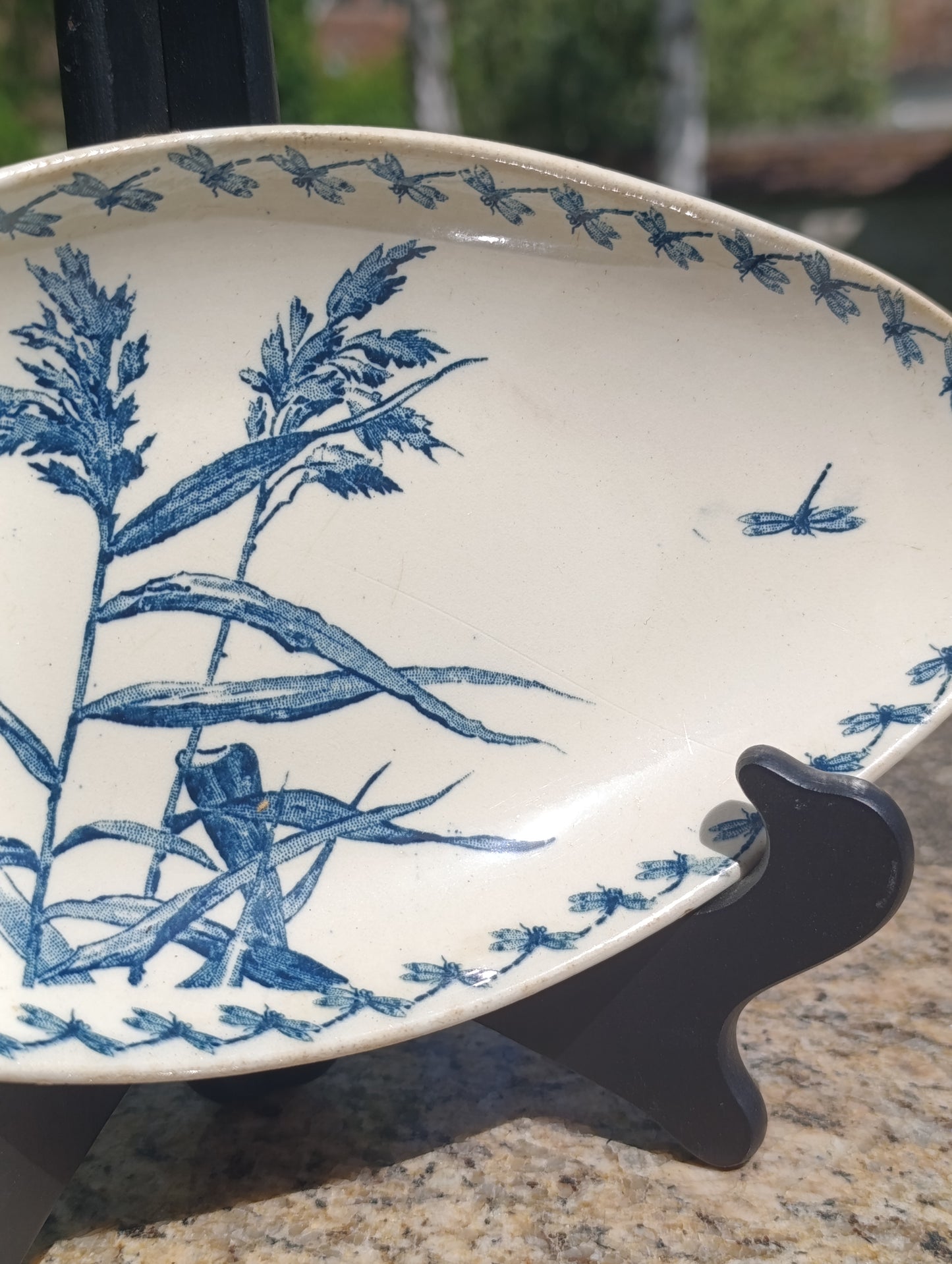 Plat ovale ancien GIEN Terre de Fer modèle Congo – décor bleu végétal